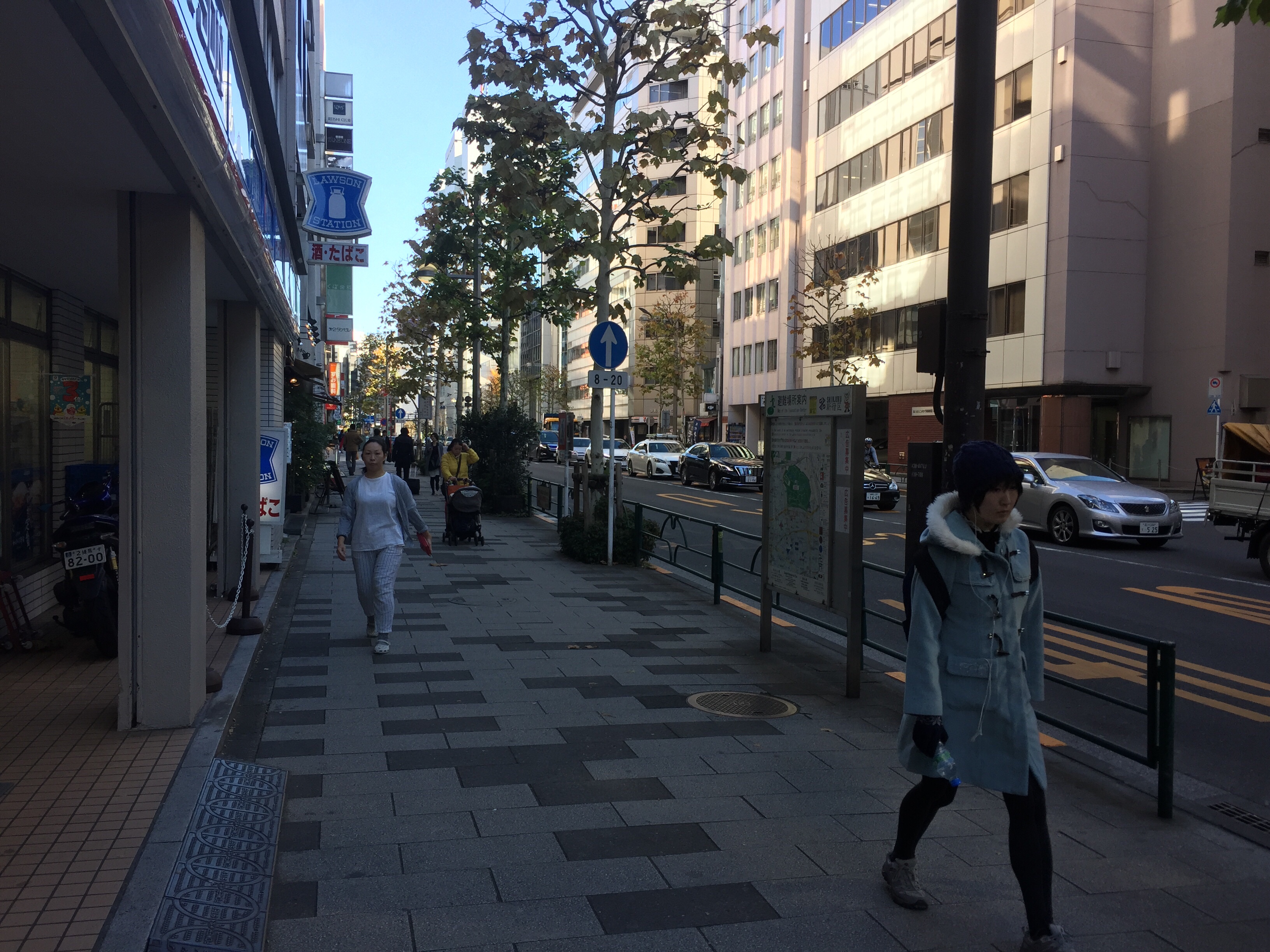 東京都新宿区新宿御苑前