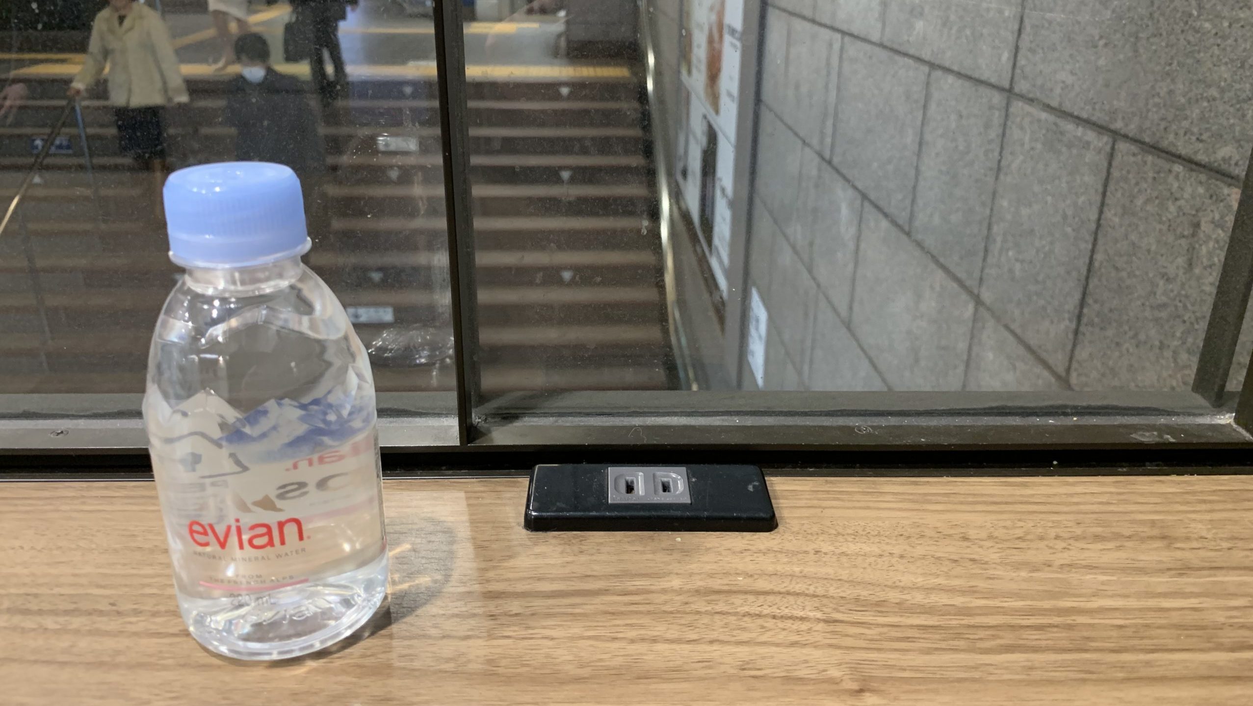 銀座線上野駅改札内 mercury patio(駅構内休憩所)