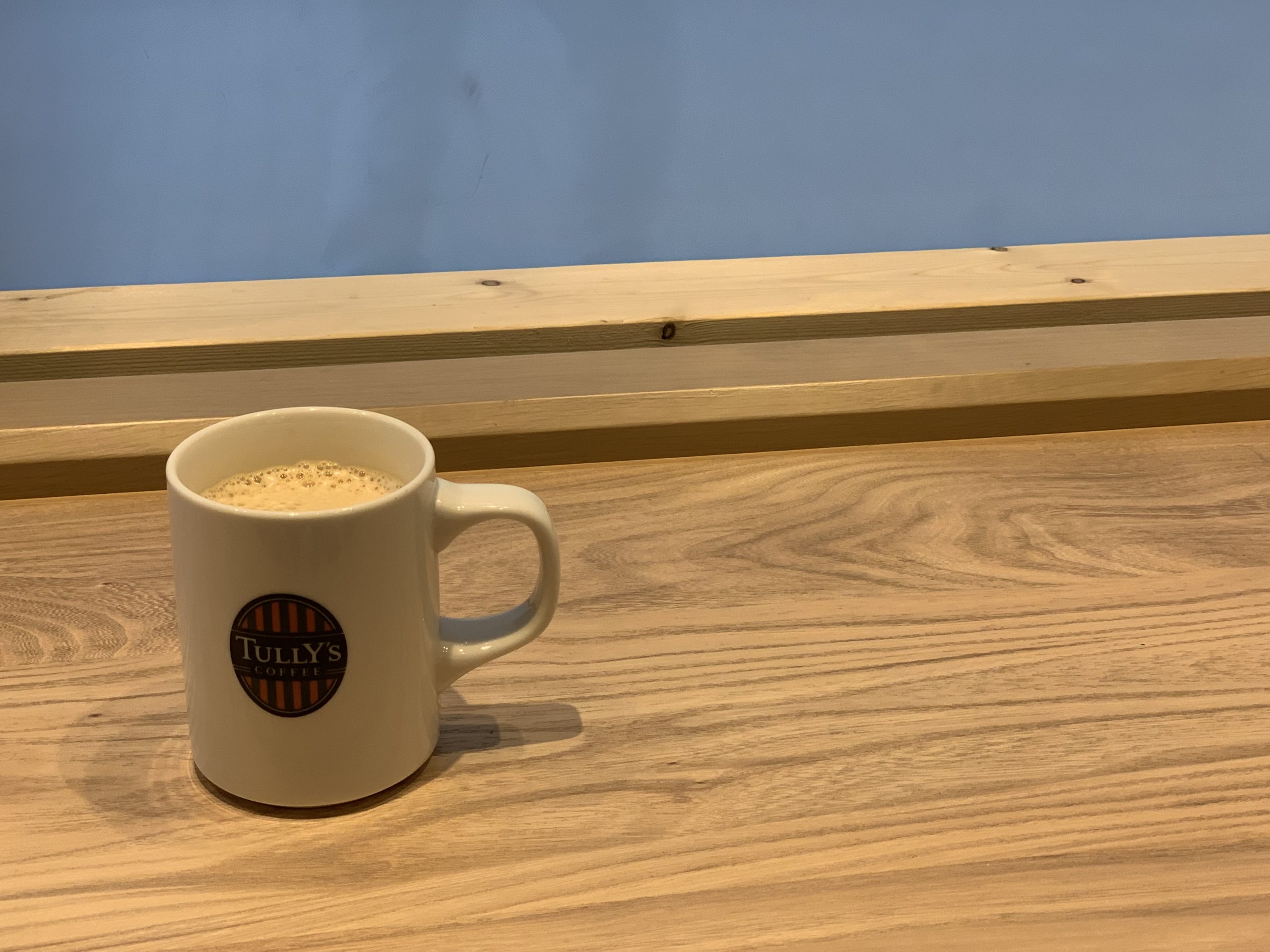 京急川崎駅構内　電源カフェ　タリーズコーヒー 京急川崎駅店