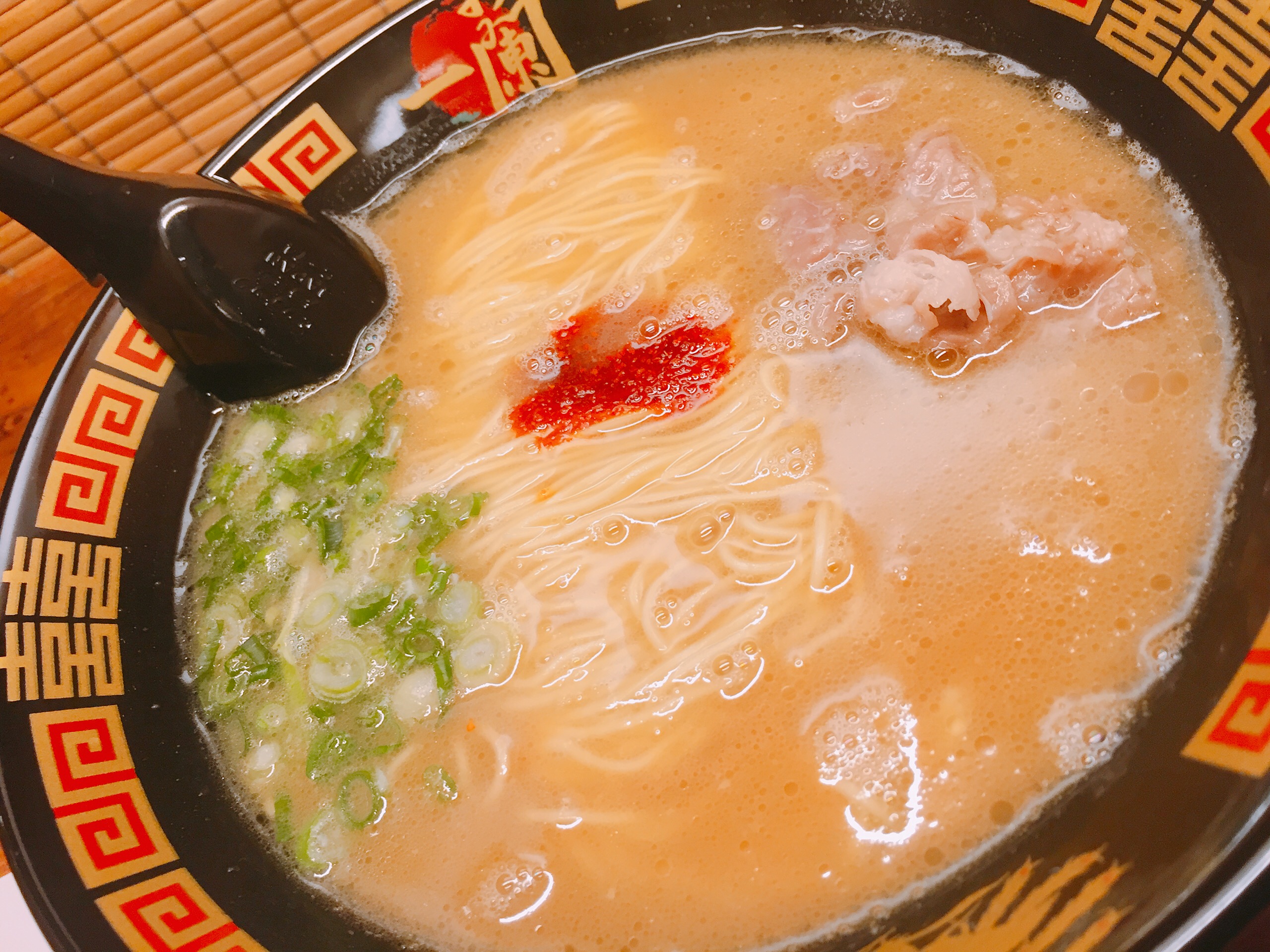 一蘭西新宿店さんの100パーセントとんこつ不使用ラーメン　ラーメン