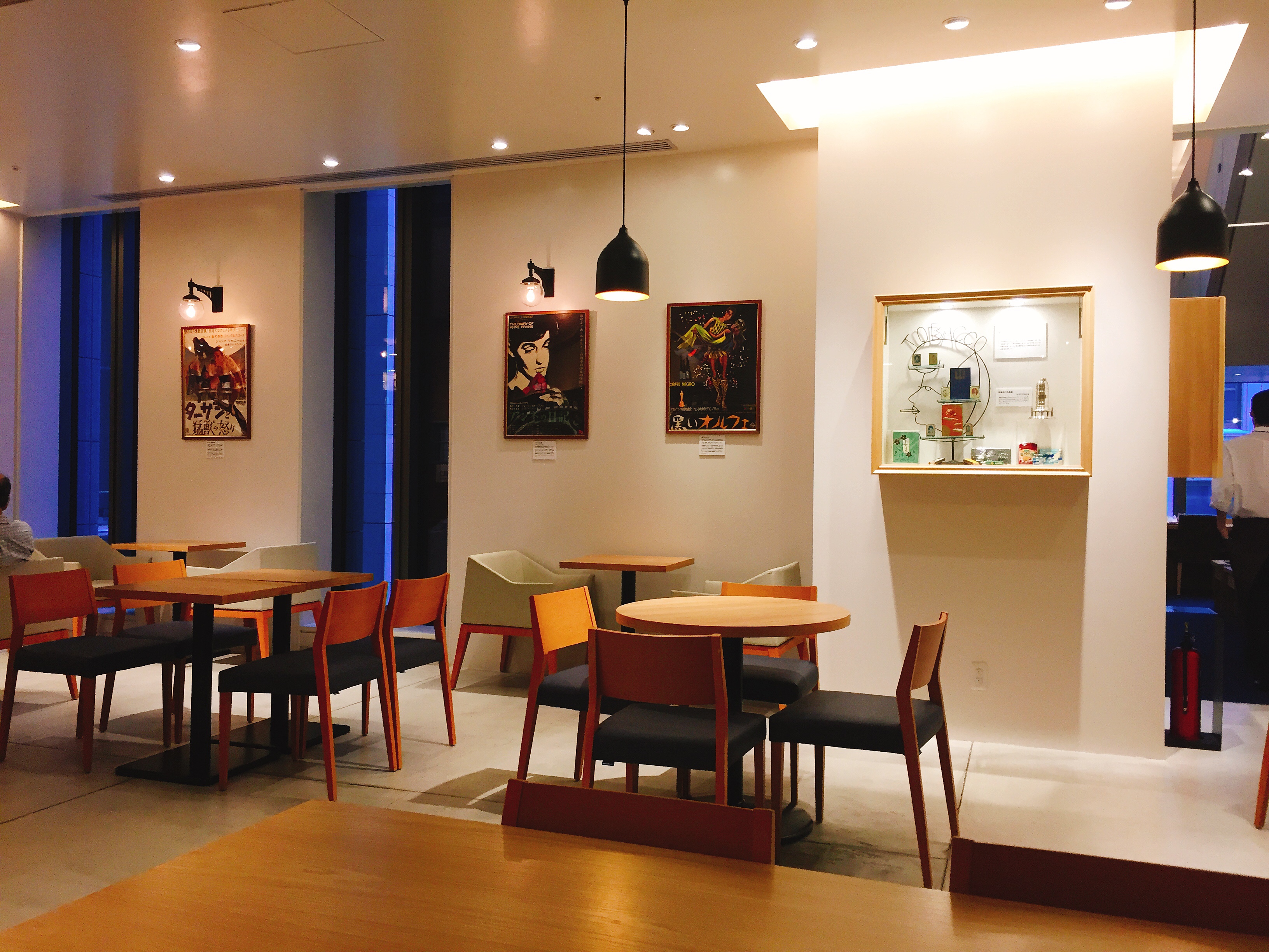 京橋 電源カフェ Mi Cafeto Cafe & Brasserie SENQ KYOBASHI(ミ・カフェート・カフェ&ブラッセリー・センク・キョウバシ)