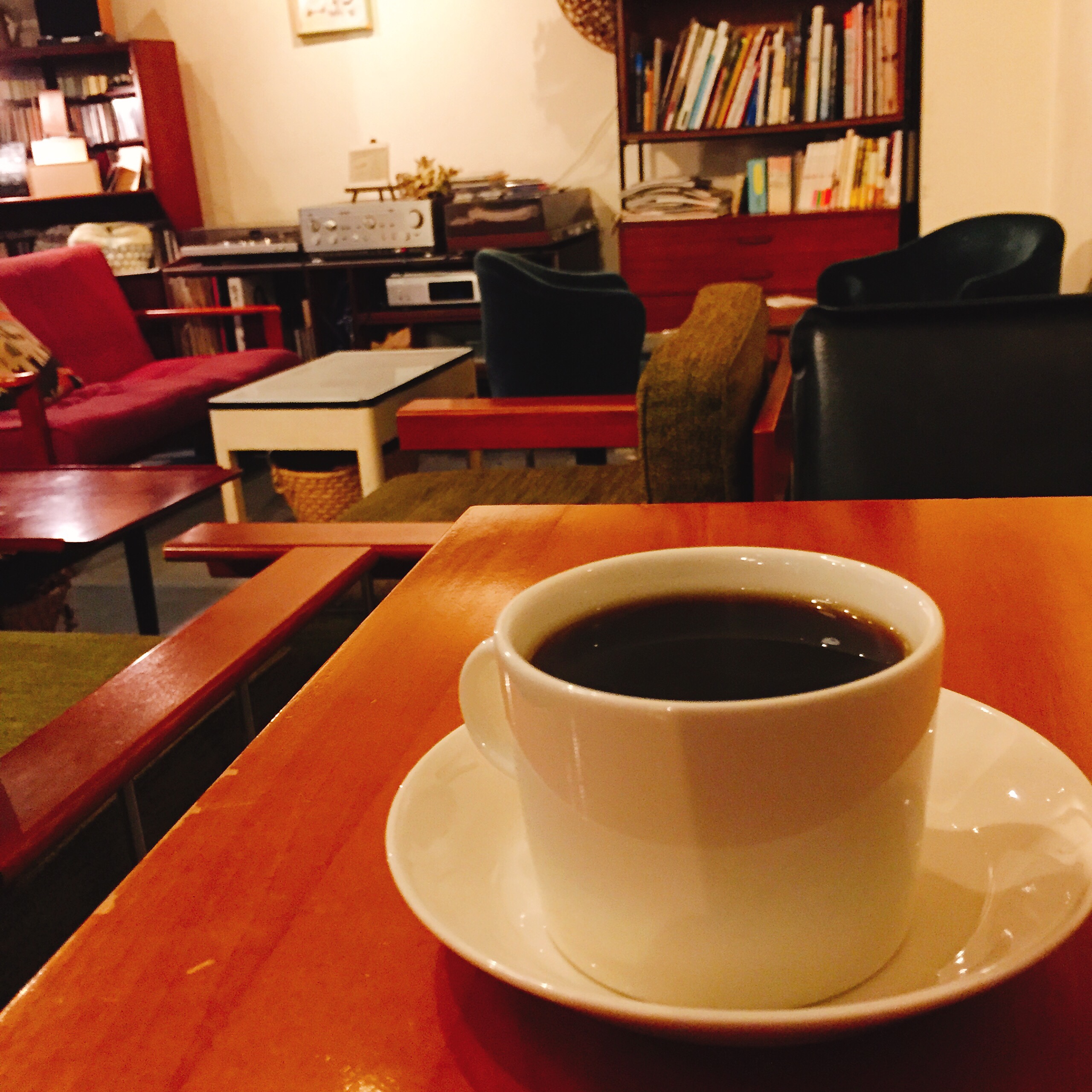 根津駅　電源カフェ　couzt cafe　(コーツトカフェ）