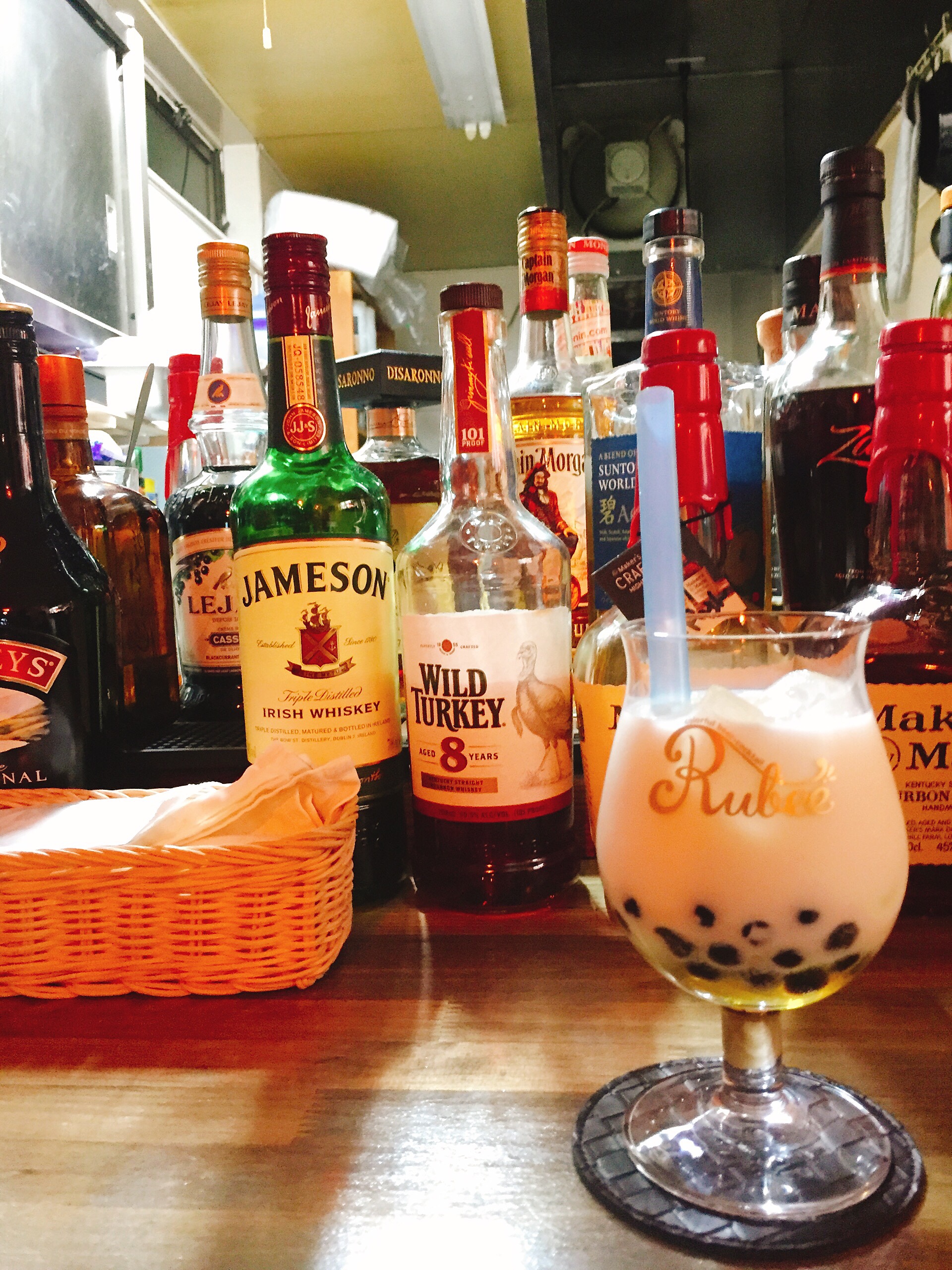 鎌ヶ谷駅 電源カフェ bar Peace main(バー ピースメイン)