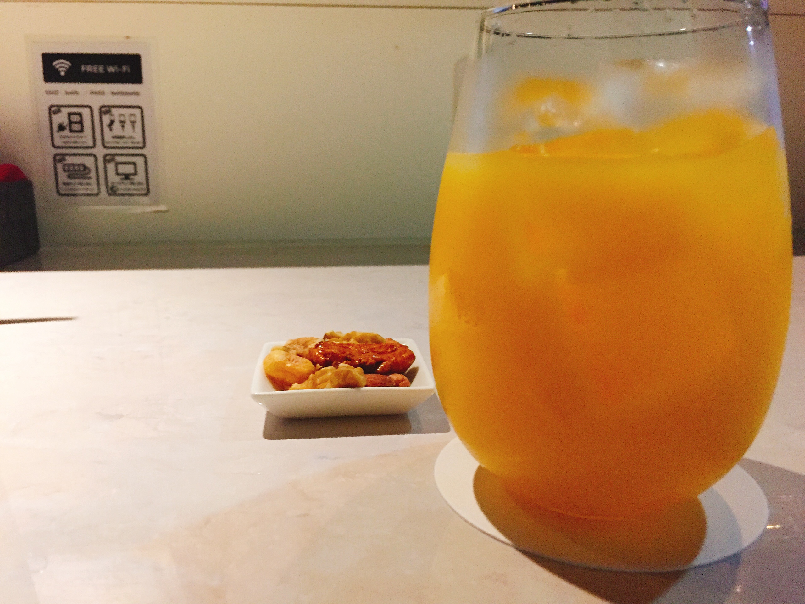 京成船橋駅　（船橋駅南口）　電源カフェ　Bell-B　（ベルビー）