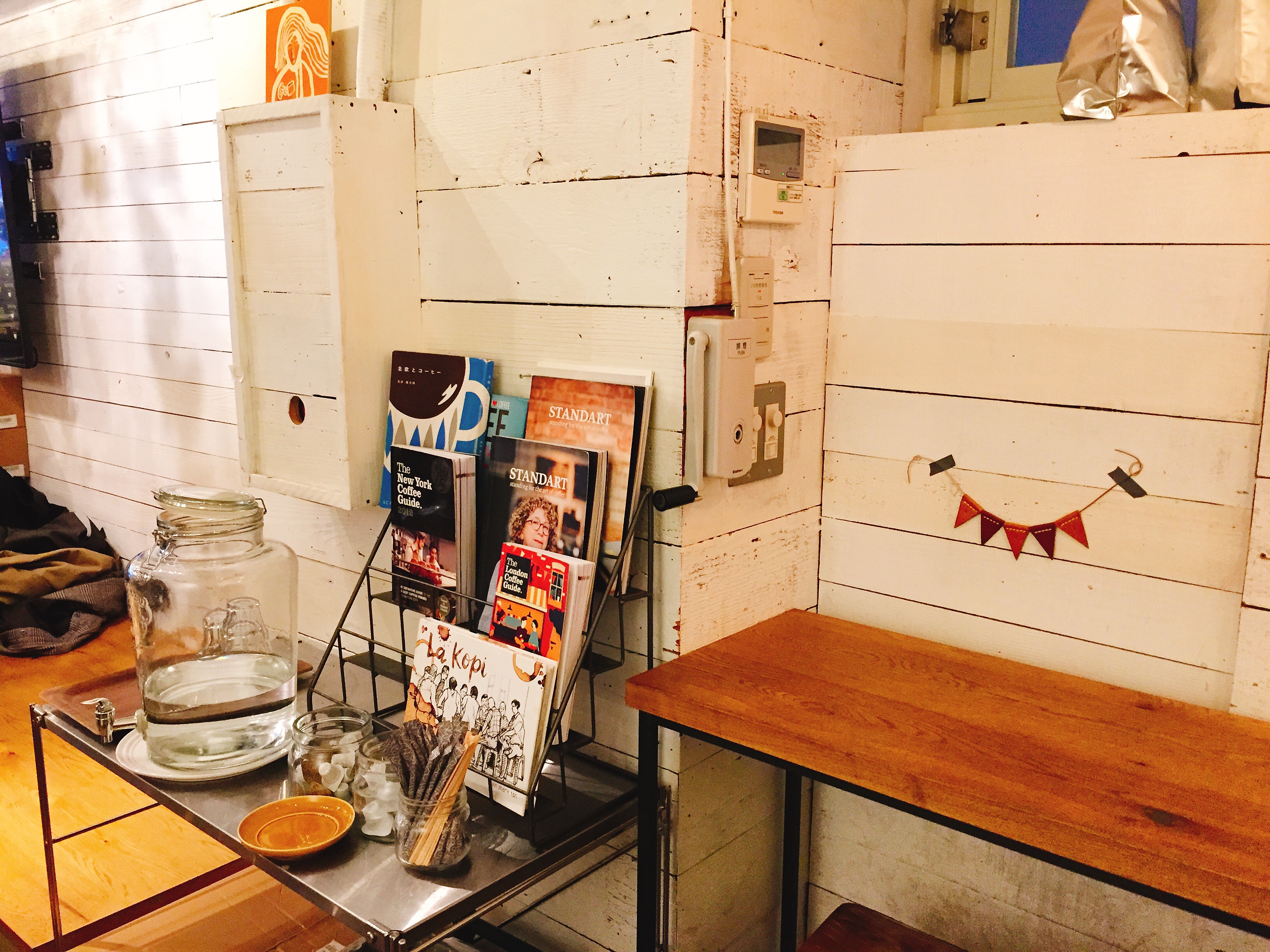 渋谷駅東口・宮益坂口 電源カフェ THE LOCAL COFFEE STAND