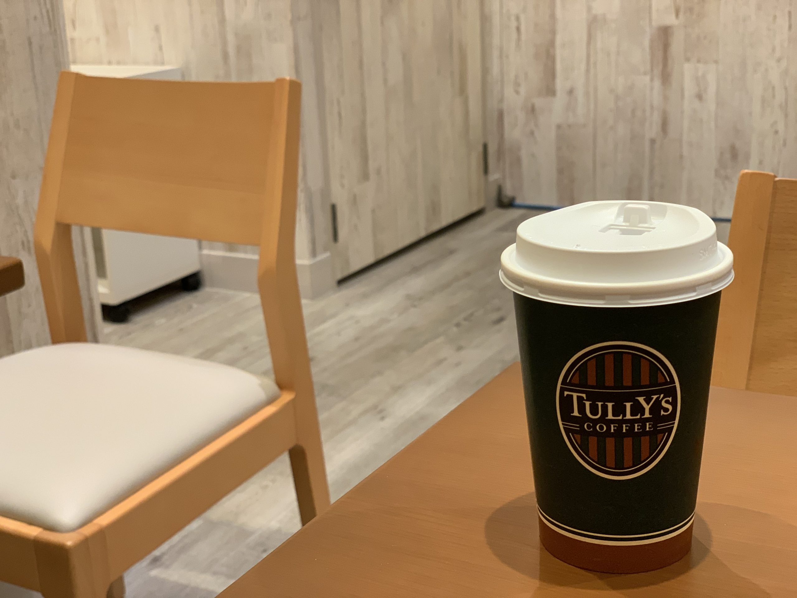 京橋駅3番出口　電源カフェ　タリーズコーヒー 東京スクエアガーデン店　Wi-Fi