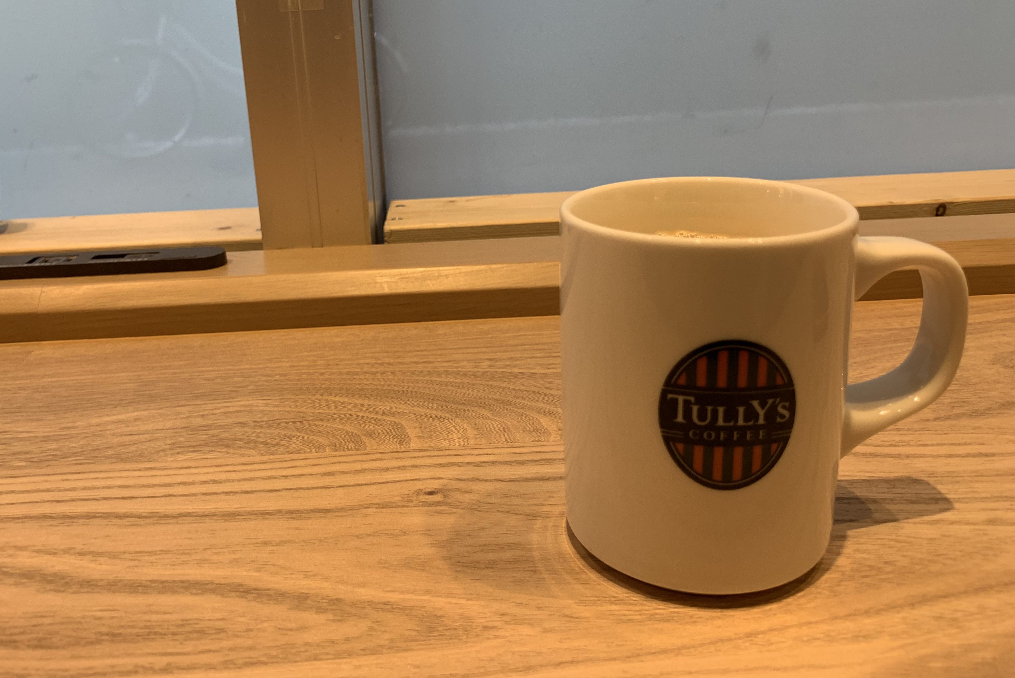 大手町駅C6　電源カフェ　タリーズコーヒー 大手町パークビルディング店　Wi-Fi