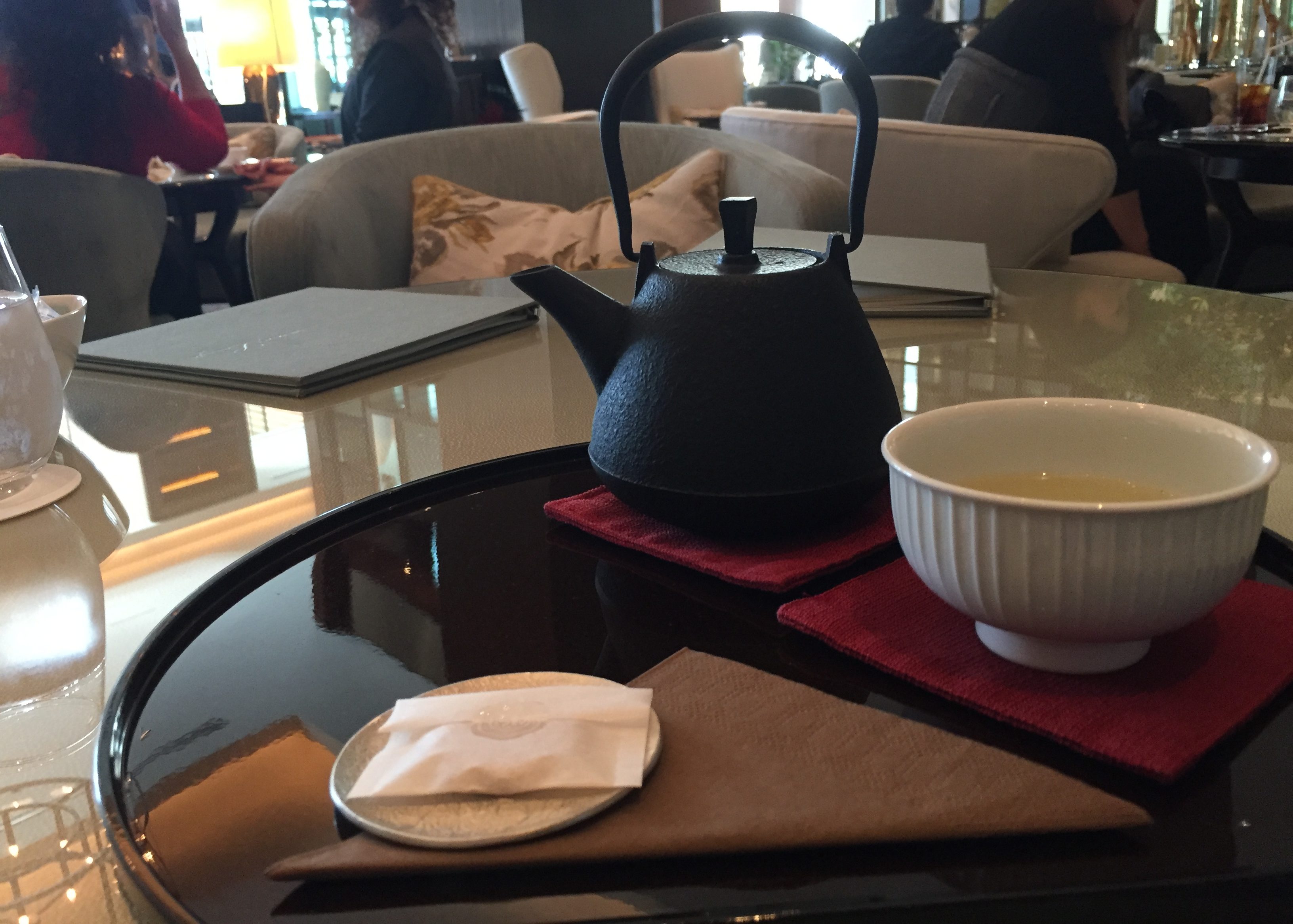 大手町駅C13 THE PALACE LOUNGE (ザパレスラウンジ)