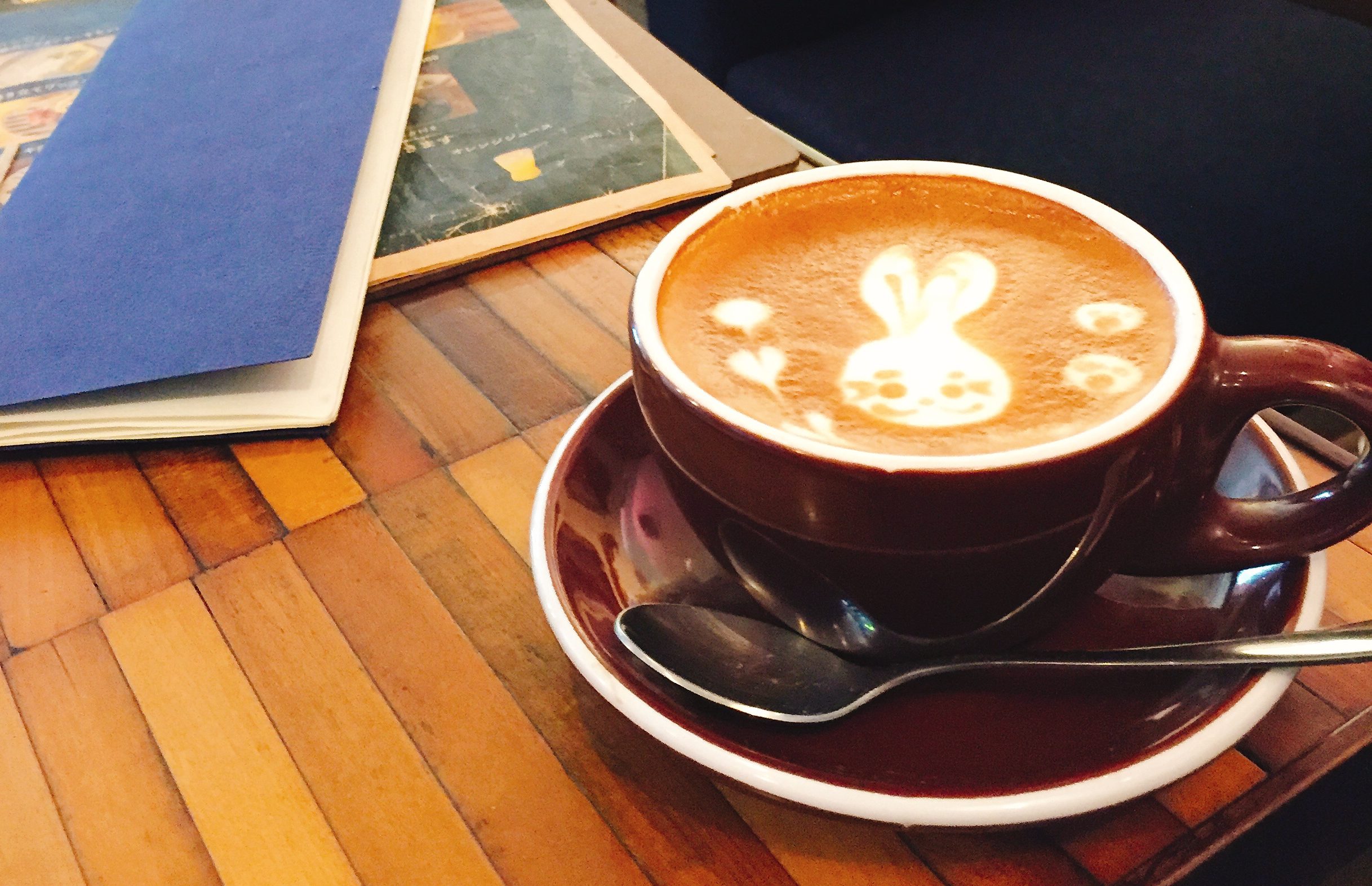 浜町駅A1 電源カフェ BOOKSHELF CAFE(ブックシェルフカフェ) Wi-Fi