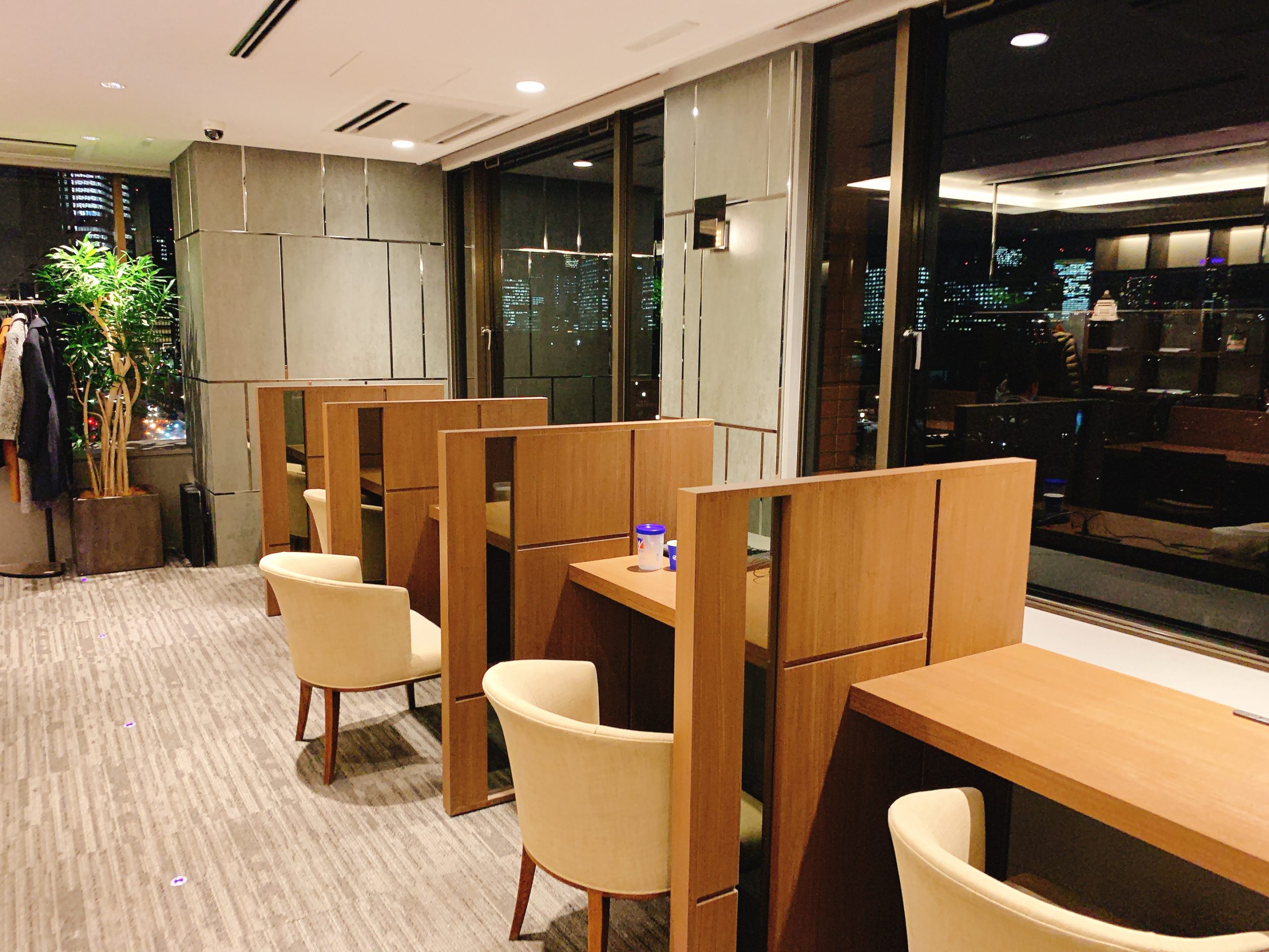 東京駅丸の内 リモート テレワークにおすすめなカフェ コワーキングスペース 地味型ノマドワーカーの作り方