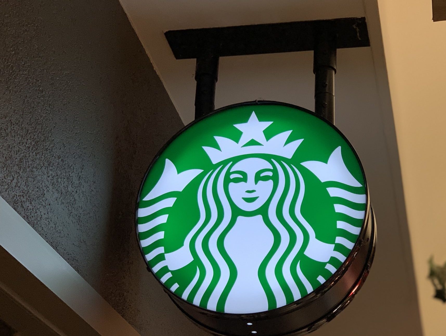 四条駅18番出口 電源カフェ スターバックスコーヒー 京都錦小路店 Wi-Fi