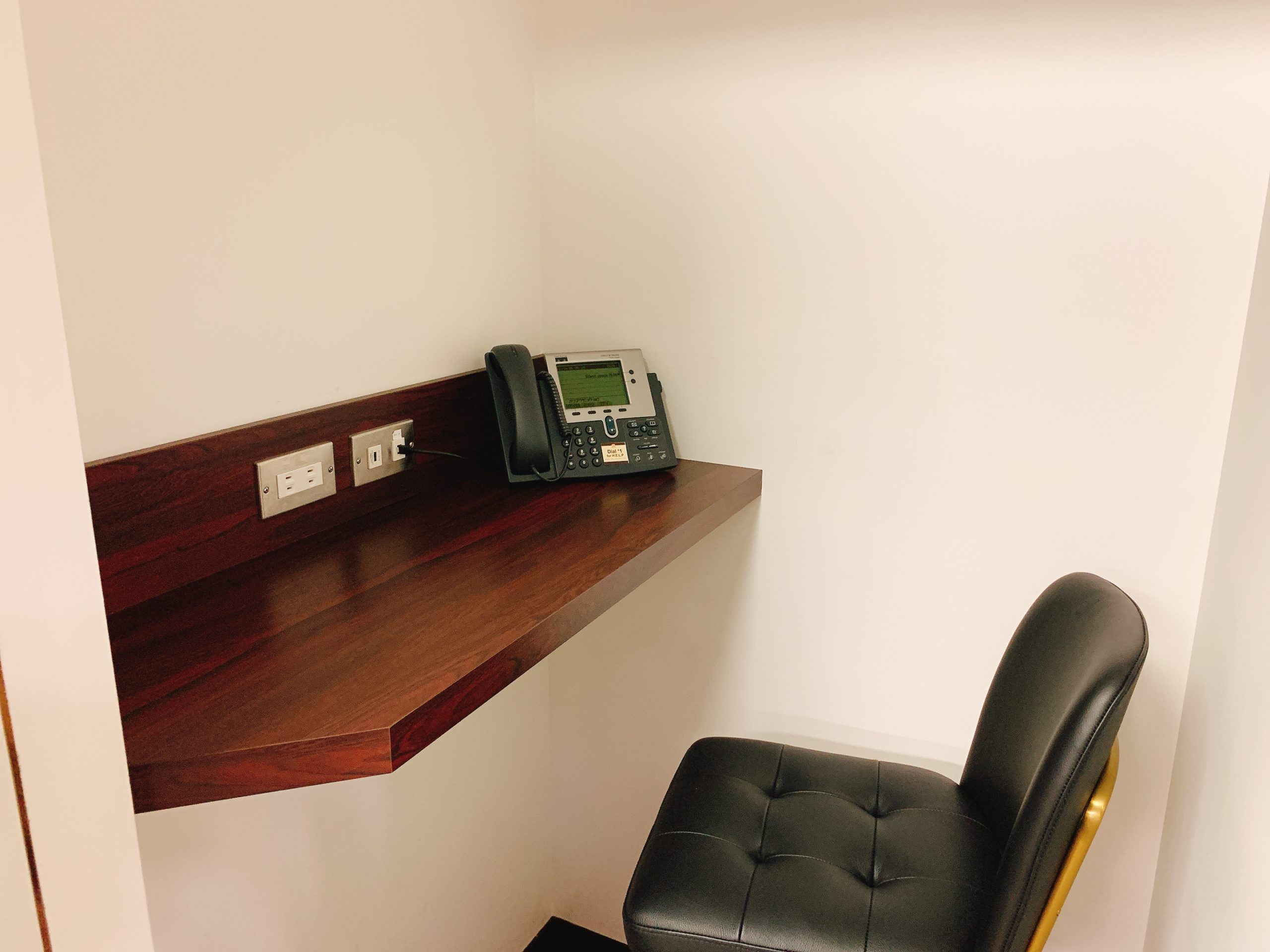 テレフォンブース