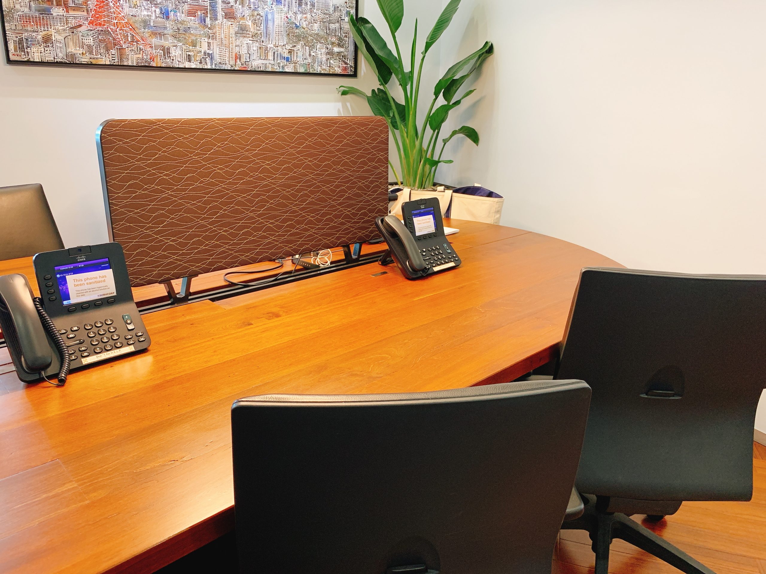 ラウンジ・オープンデスク サーブコープ丸の内郵船ビルディング