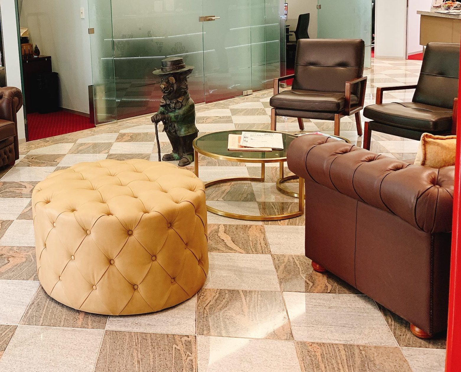 ラウンジ・オープンデスク サーブコープ丸の内郵船ビルディング