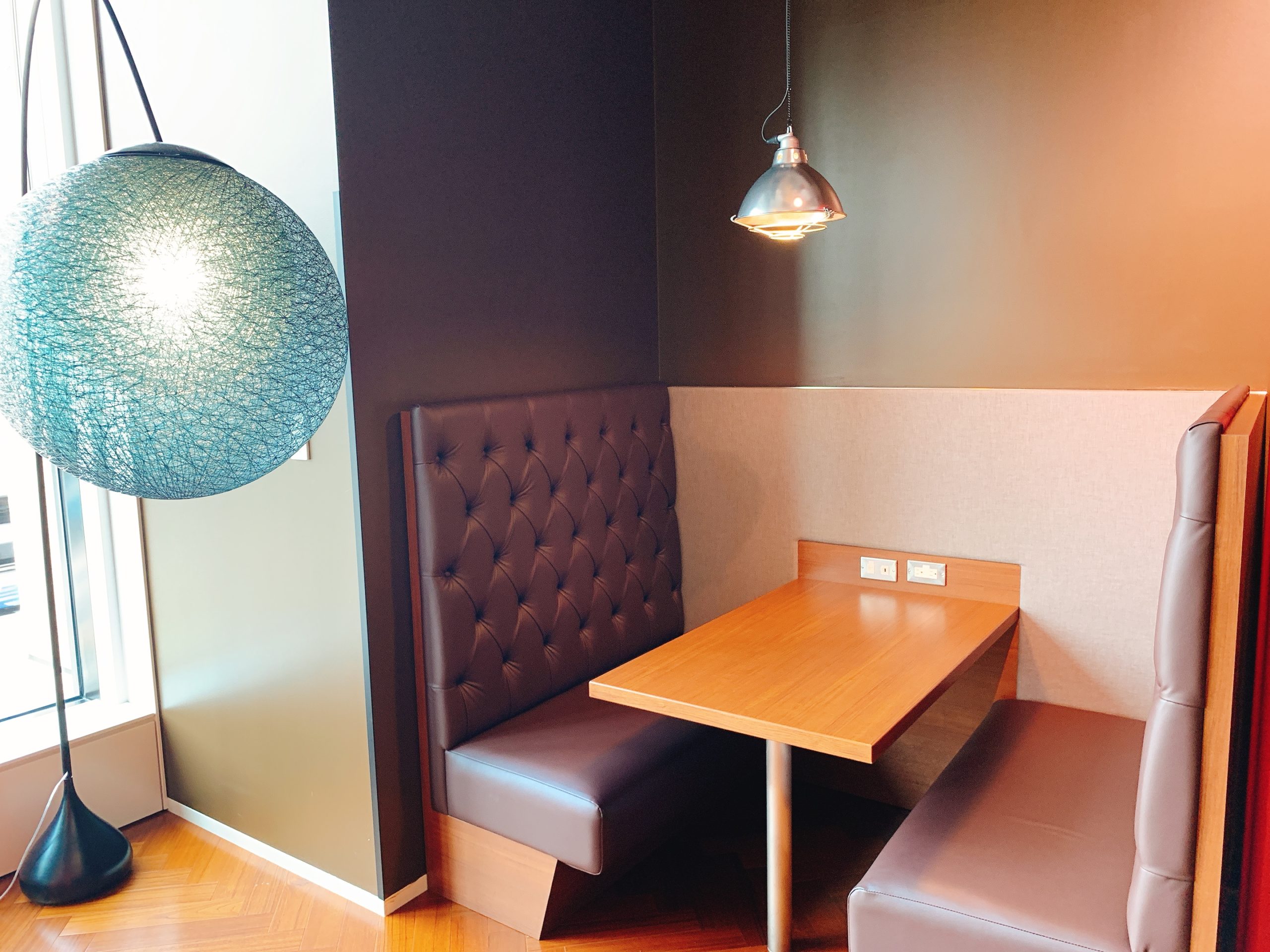 ミーティングデスク