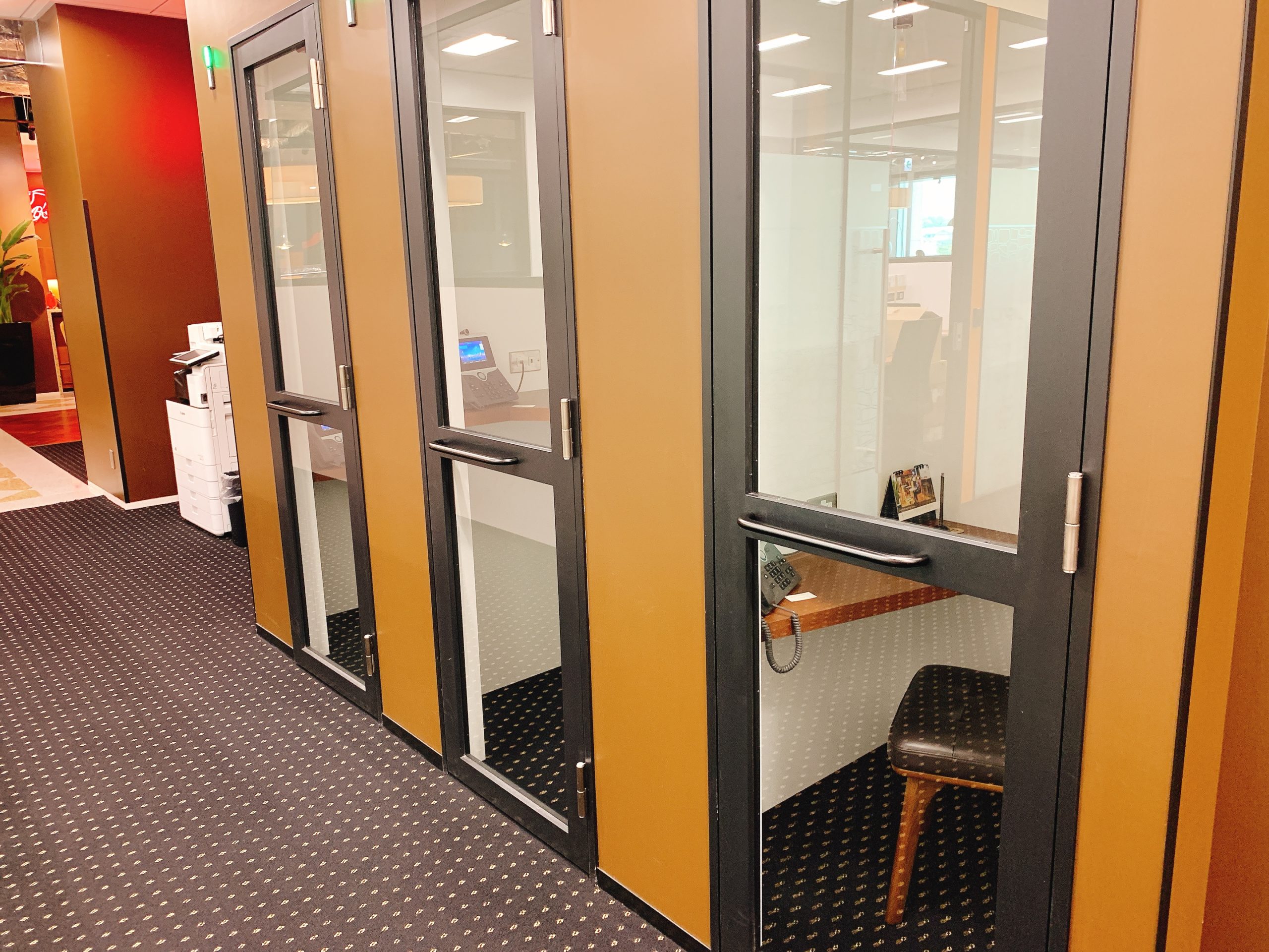 テレフォンブース