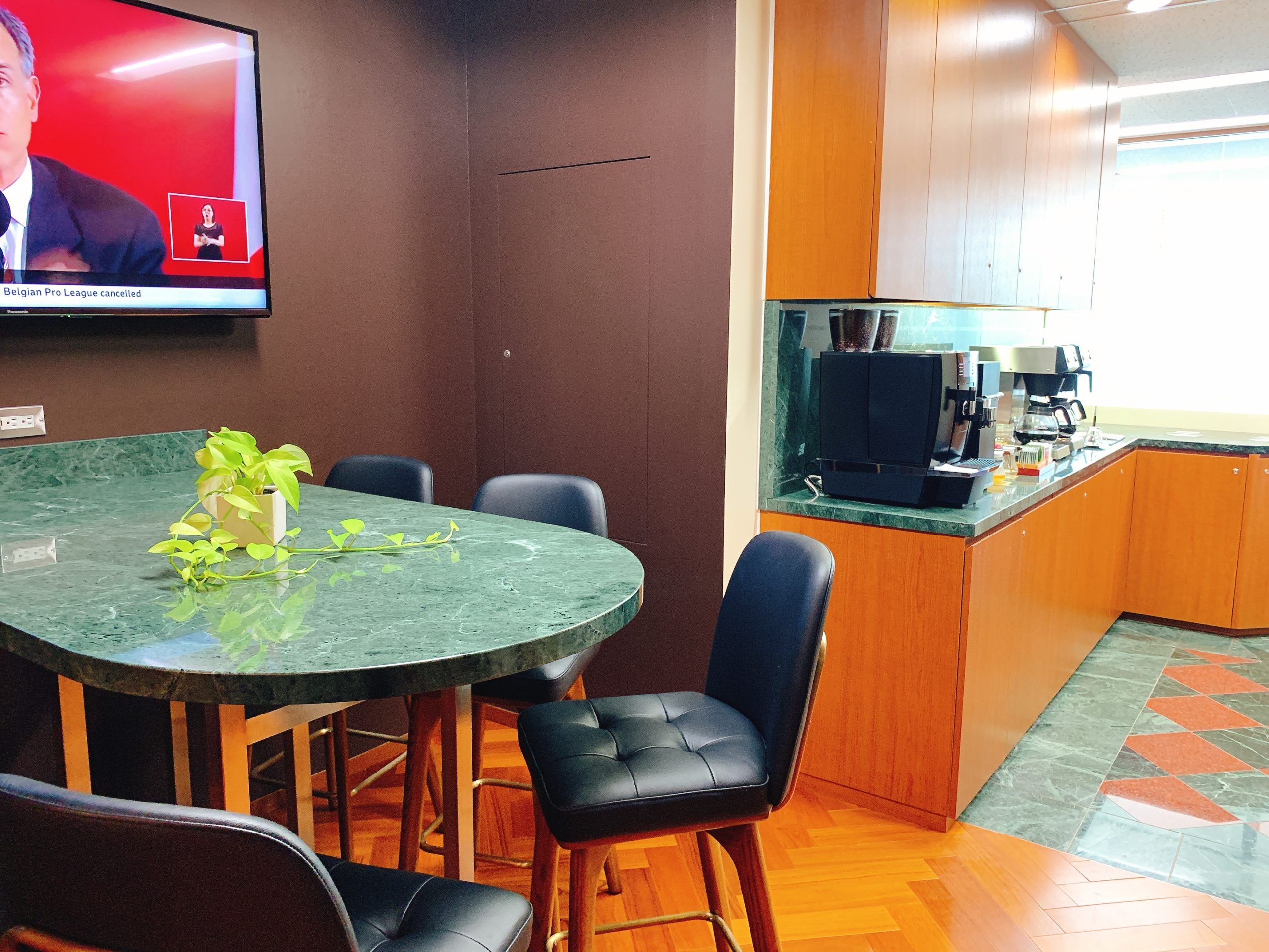 カフェテリア フリードリンク サーブコープ大手町東京サンケイビル