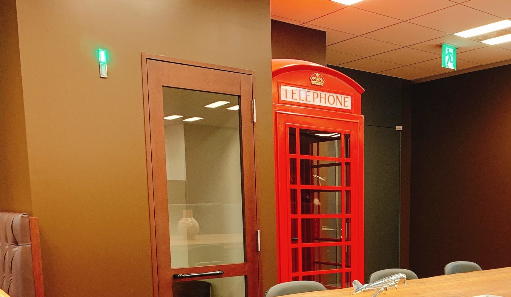 テレフォンブース サーブコープ丸の内トラストタワー本館