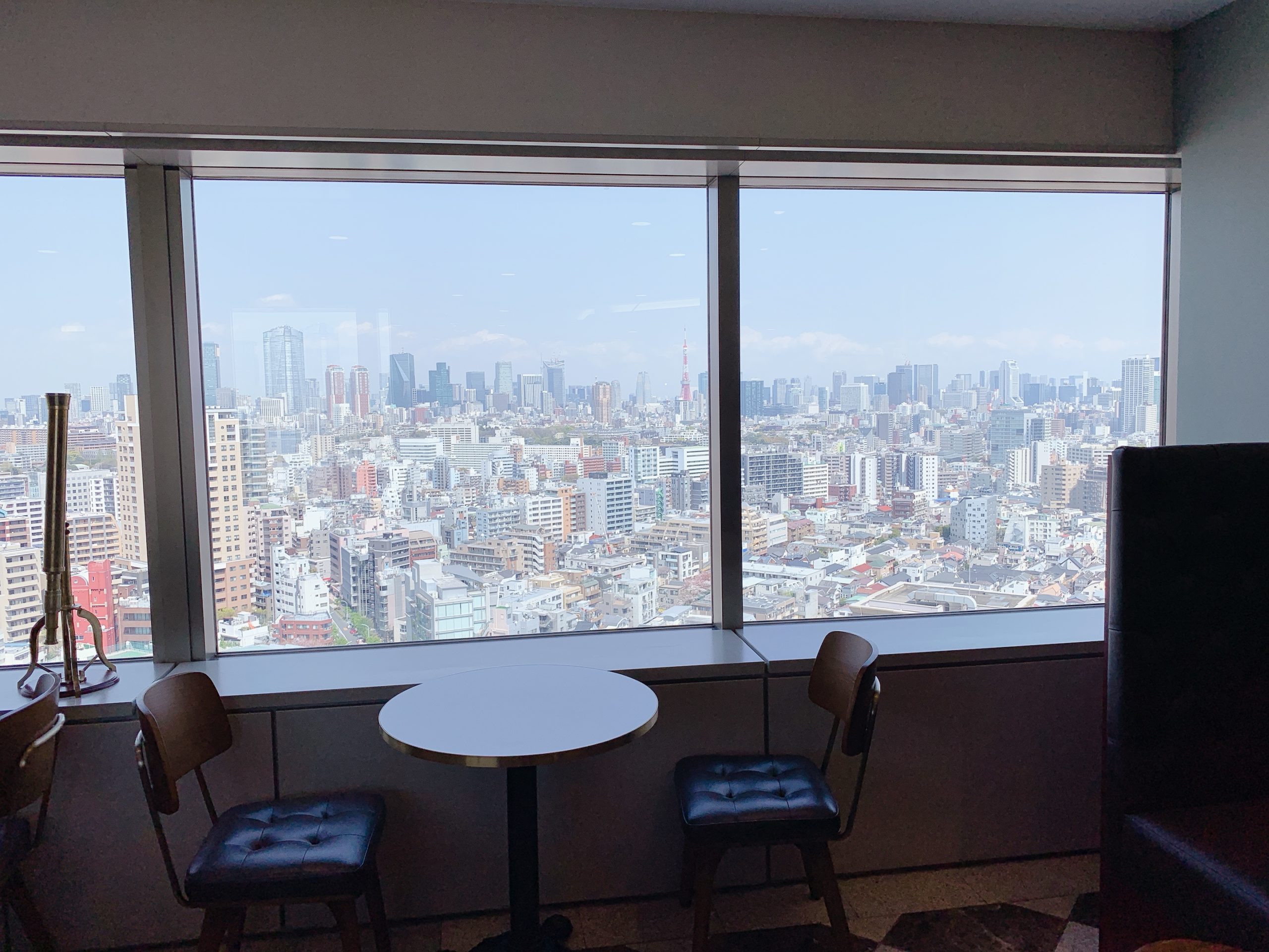 ラウンジ・オープンデスク　サーブコープ恵比寿ガーデンプレイスタワー