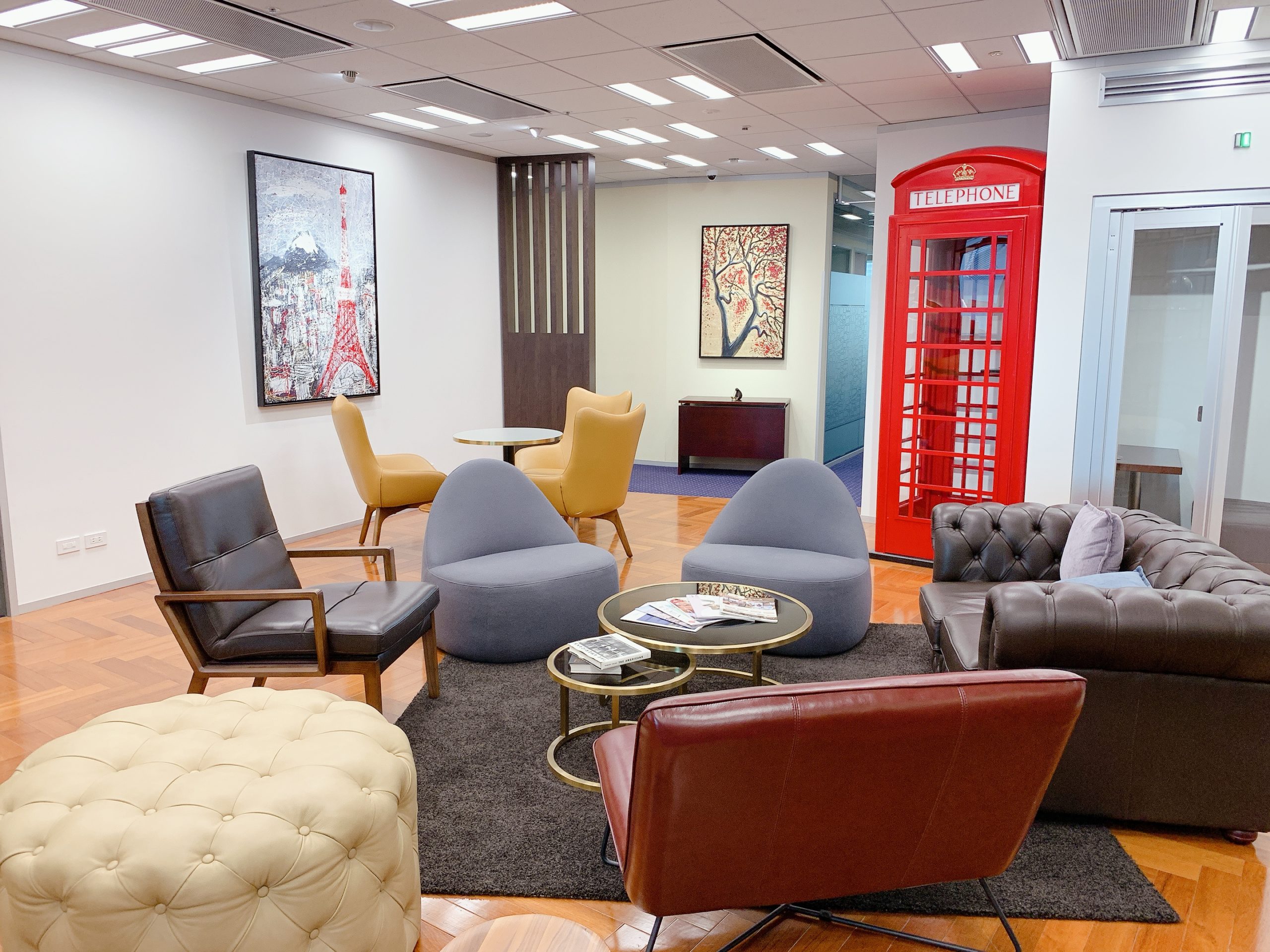 ラウンジ・オープンデスク　サーブコープトライセブンロッポンギ