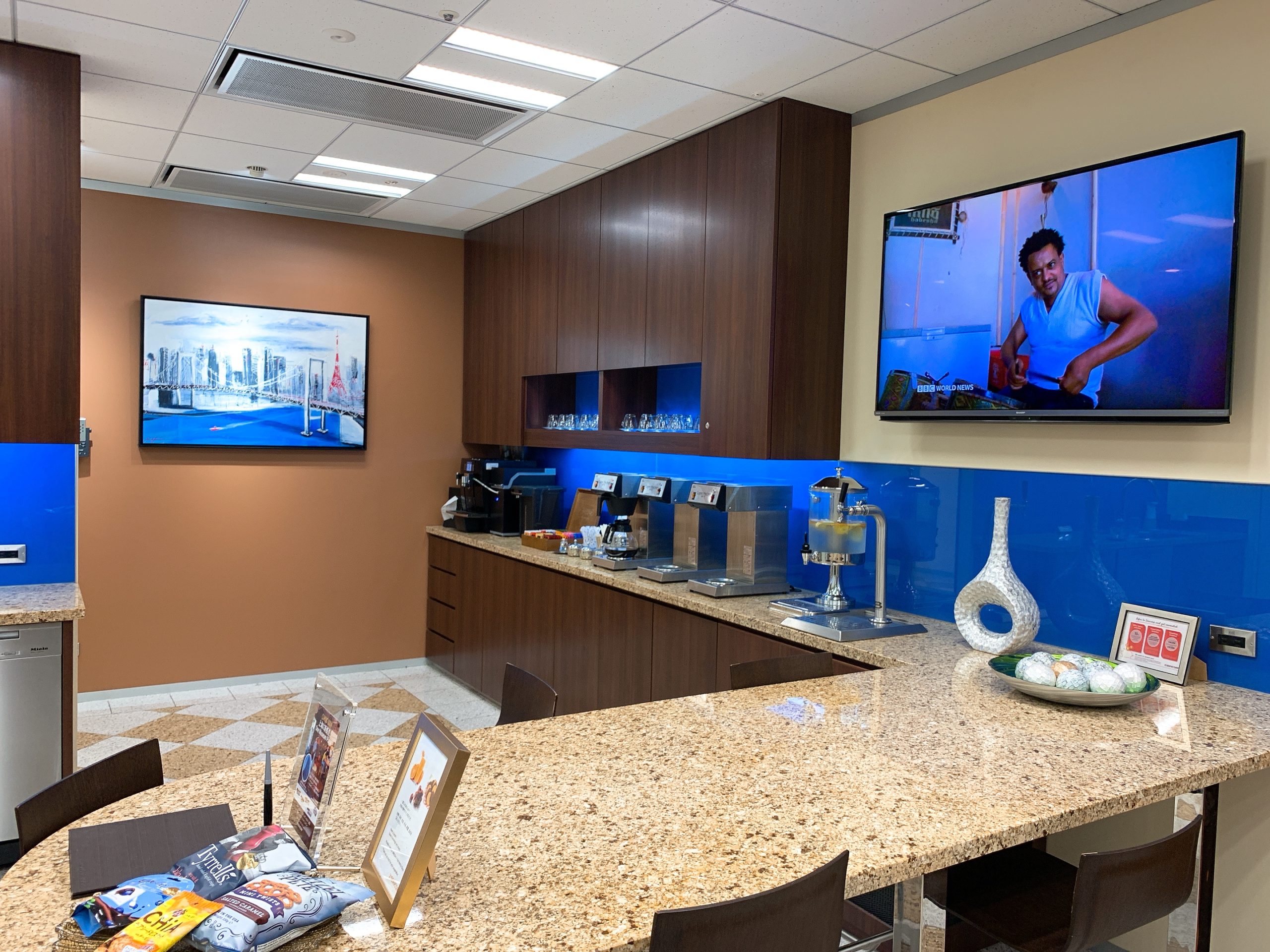 カフェテリア　フリードリンク　サーブコープトライセブンロッポンギ