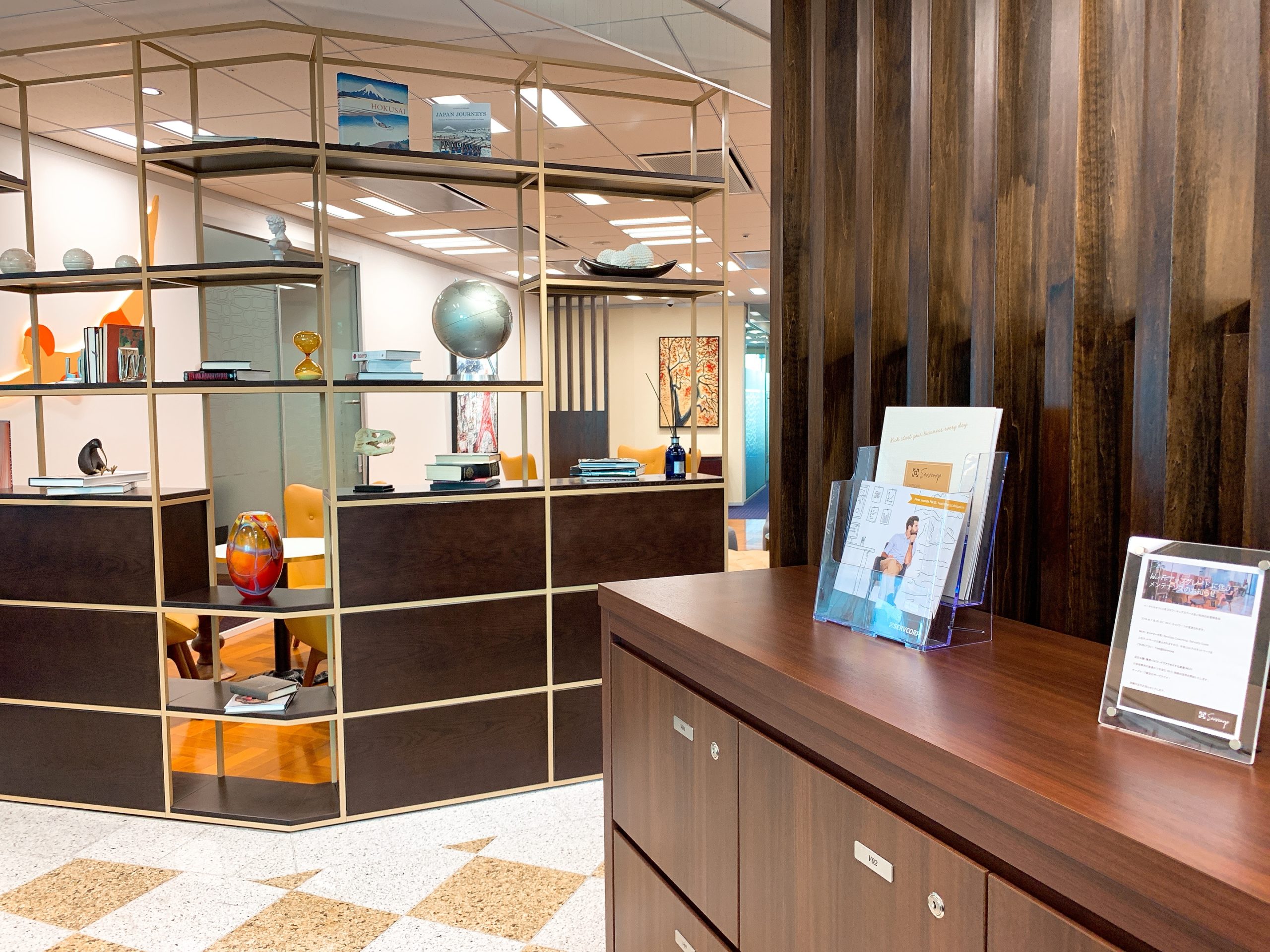 ラウンジ・オープンデスク　サーブコープトライセブンロッポンギ