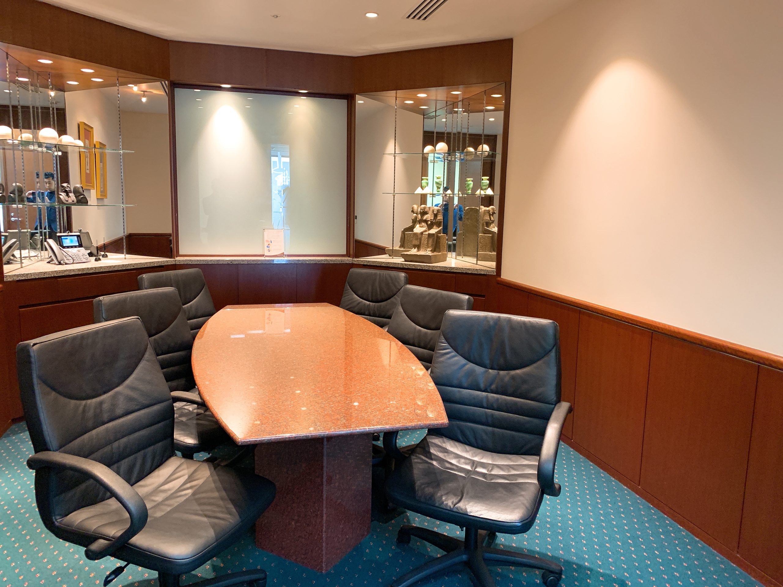 役員会議室 サーブコープ城山トラストタワー