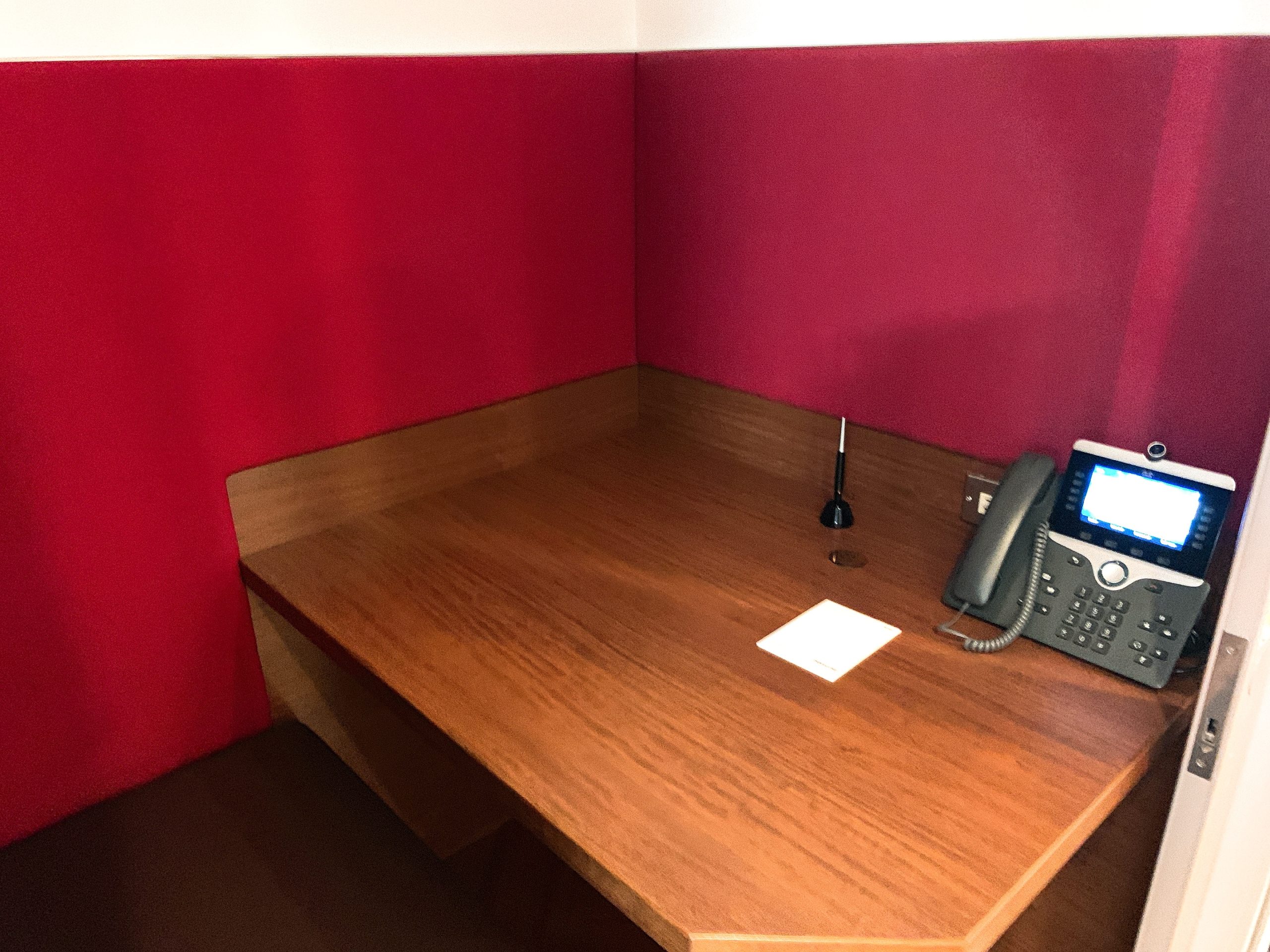 テレフォンブース　サーブコープ日比谷セントラルビル