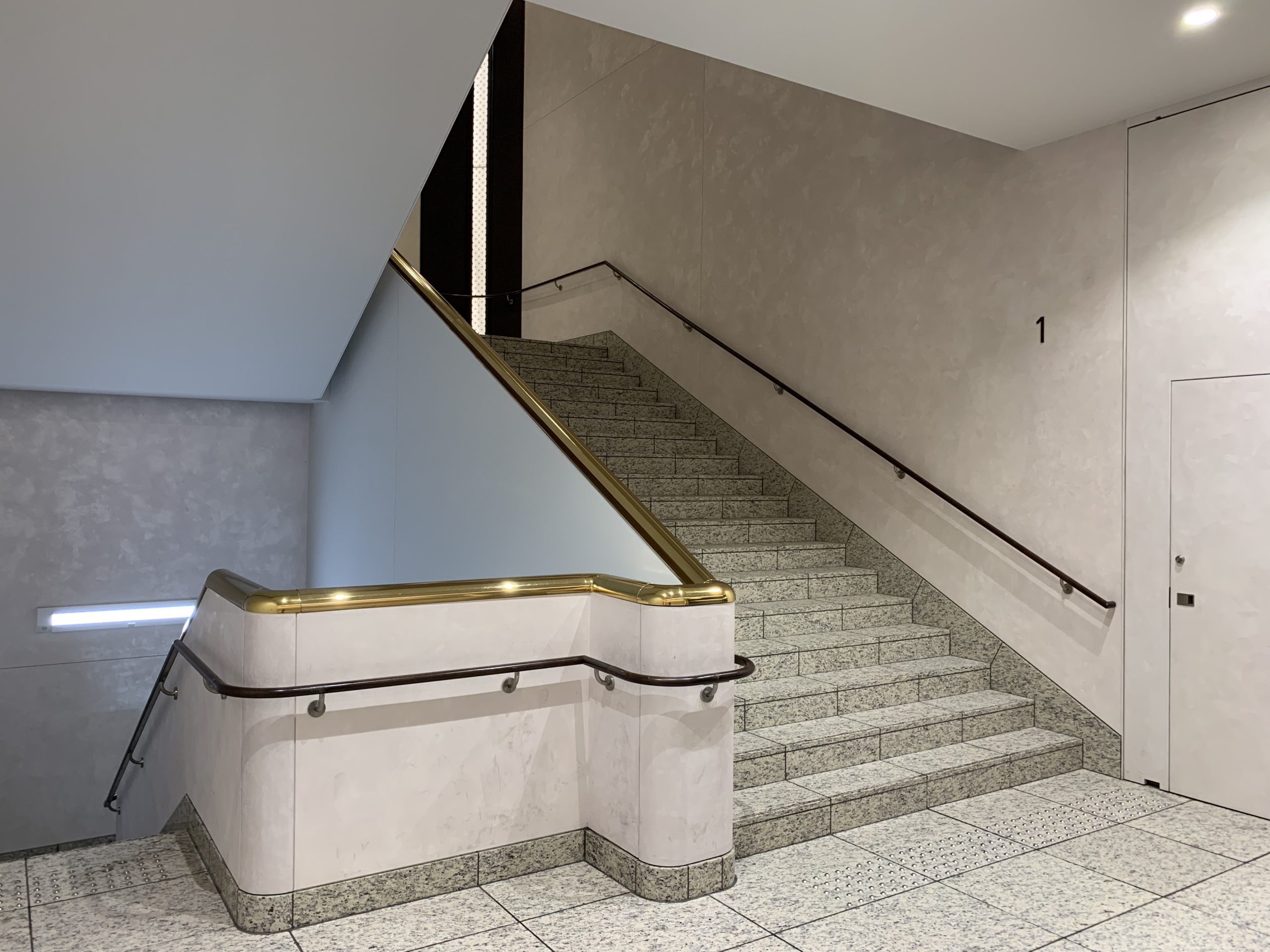 最寄駅からのアクセス サーブコープ 丸の内二重橋ビル