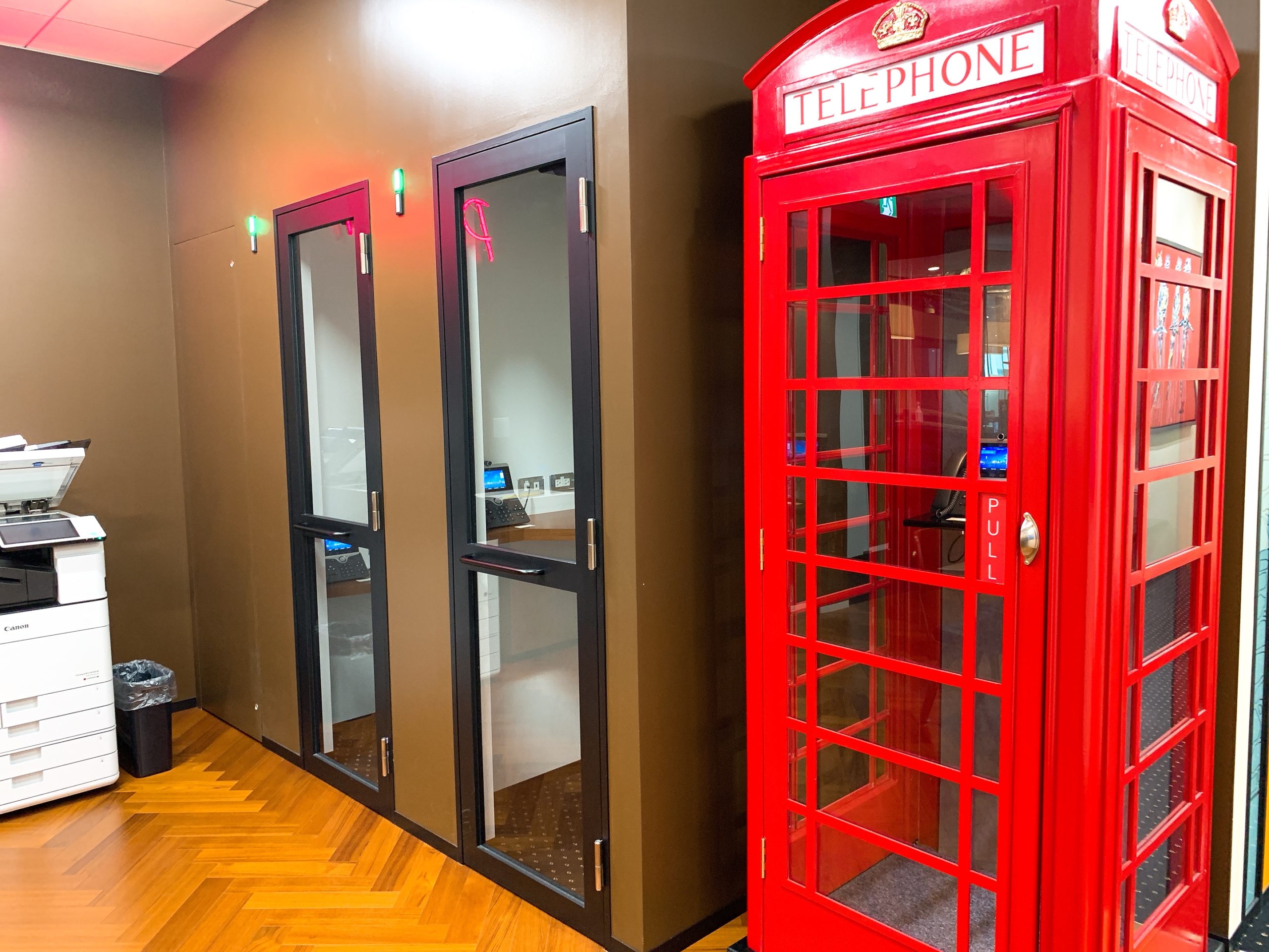 テレフォンブース
