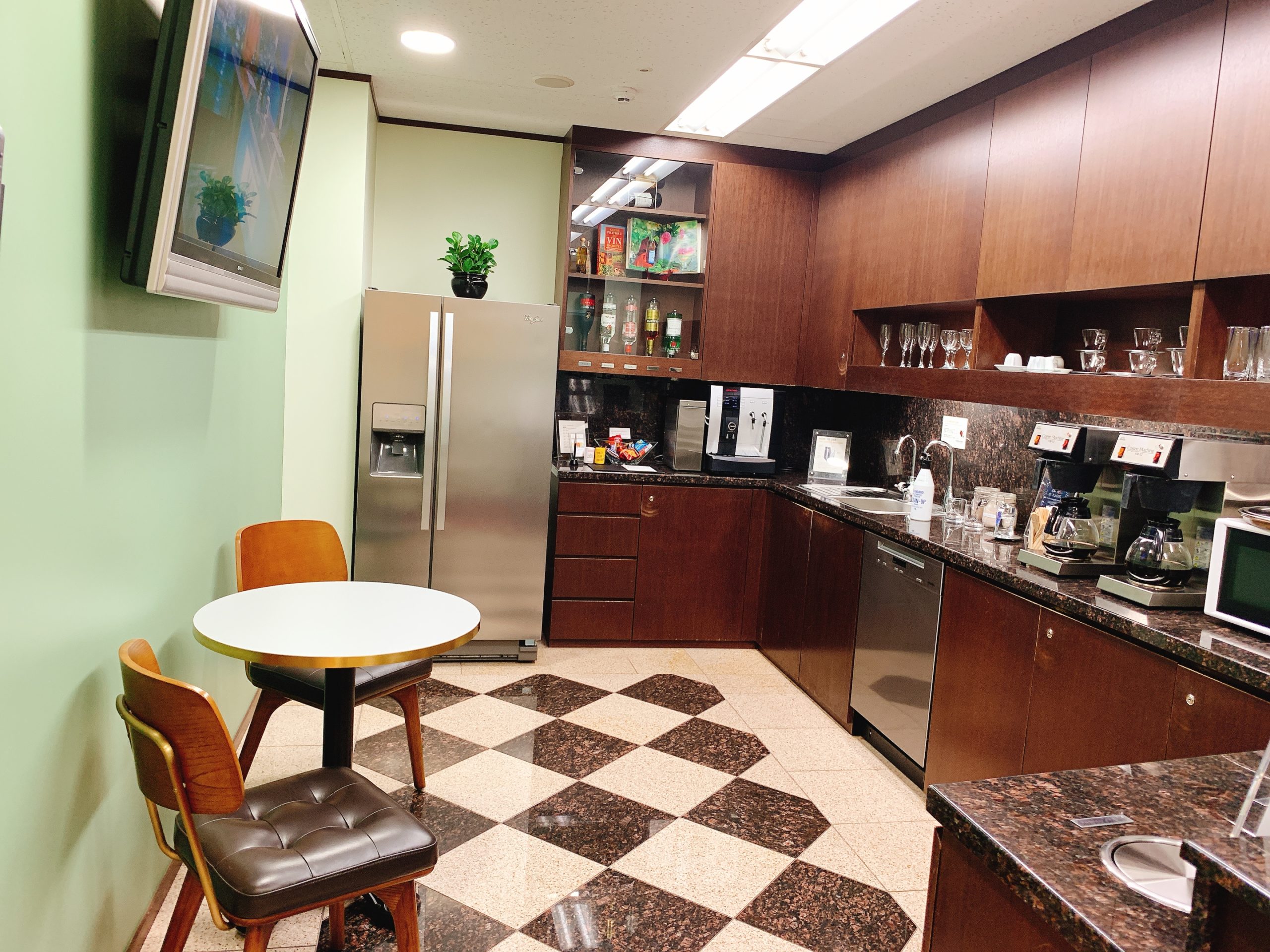 カフェテリア フリードリンク サーブコープ池袋サンシャイン60