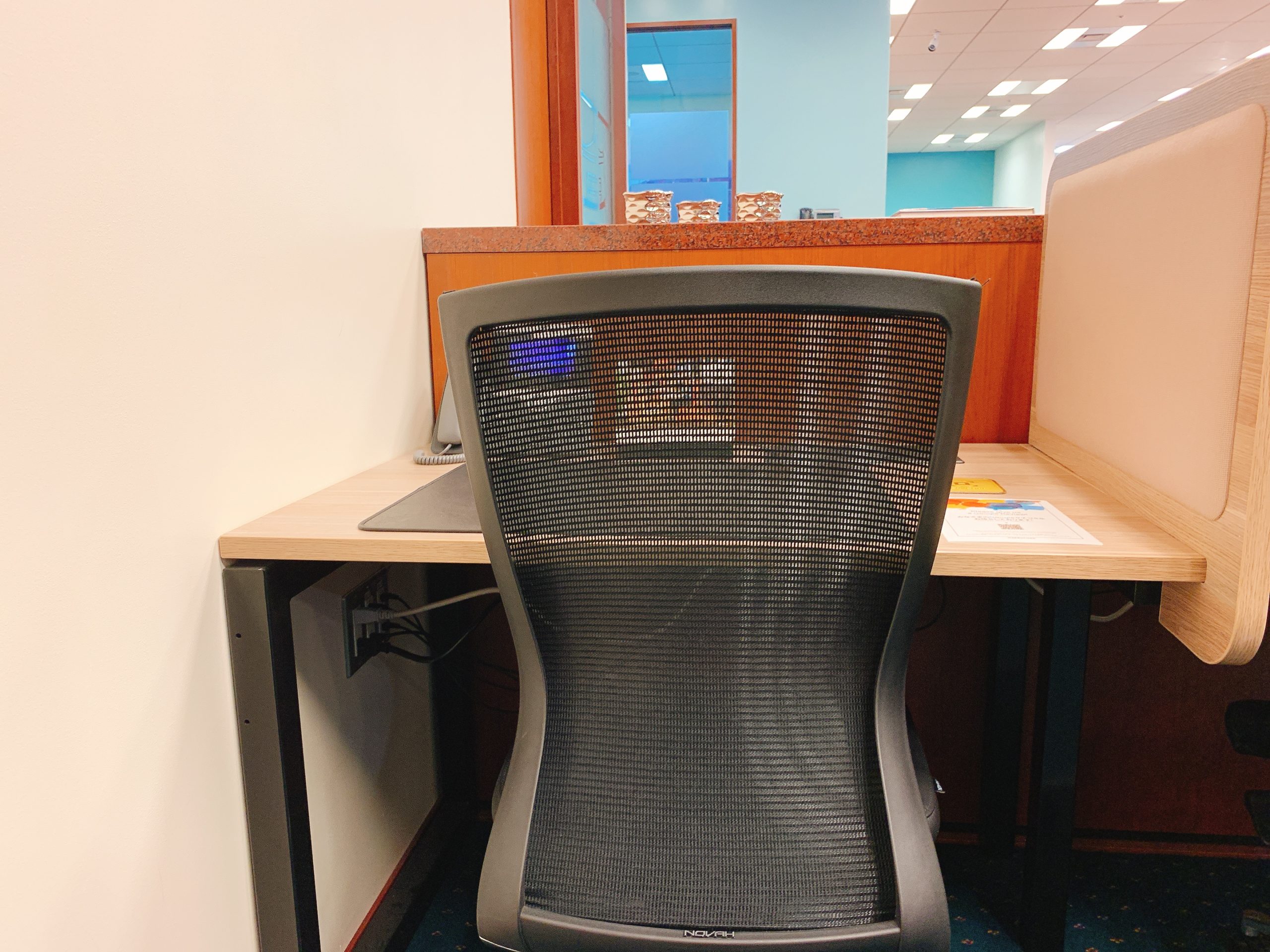 コワーキングデスク サーブコープ汐留芝離宮ビルディング