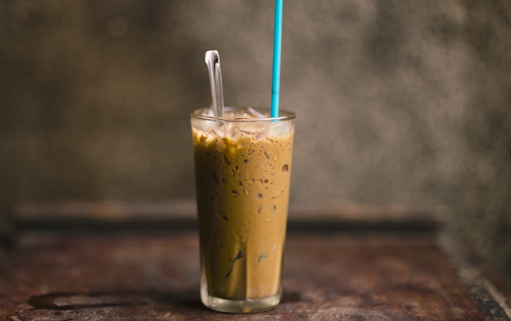 東梅田駅　電源カフェ　ホリーズカフェ 大阪駅前第3ビルWEST店