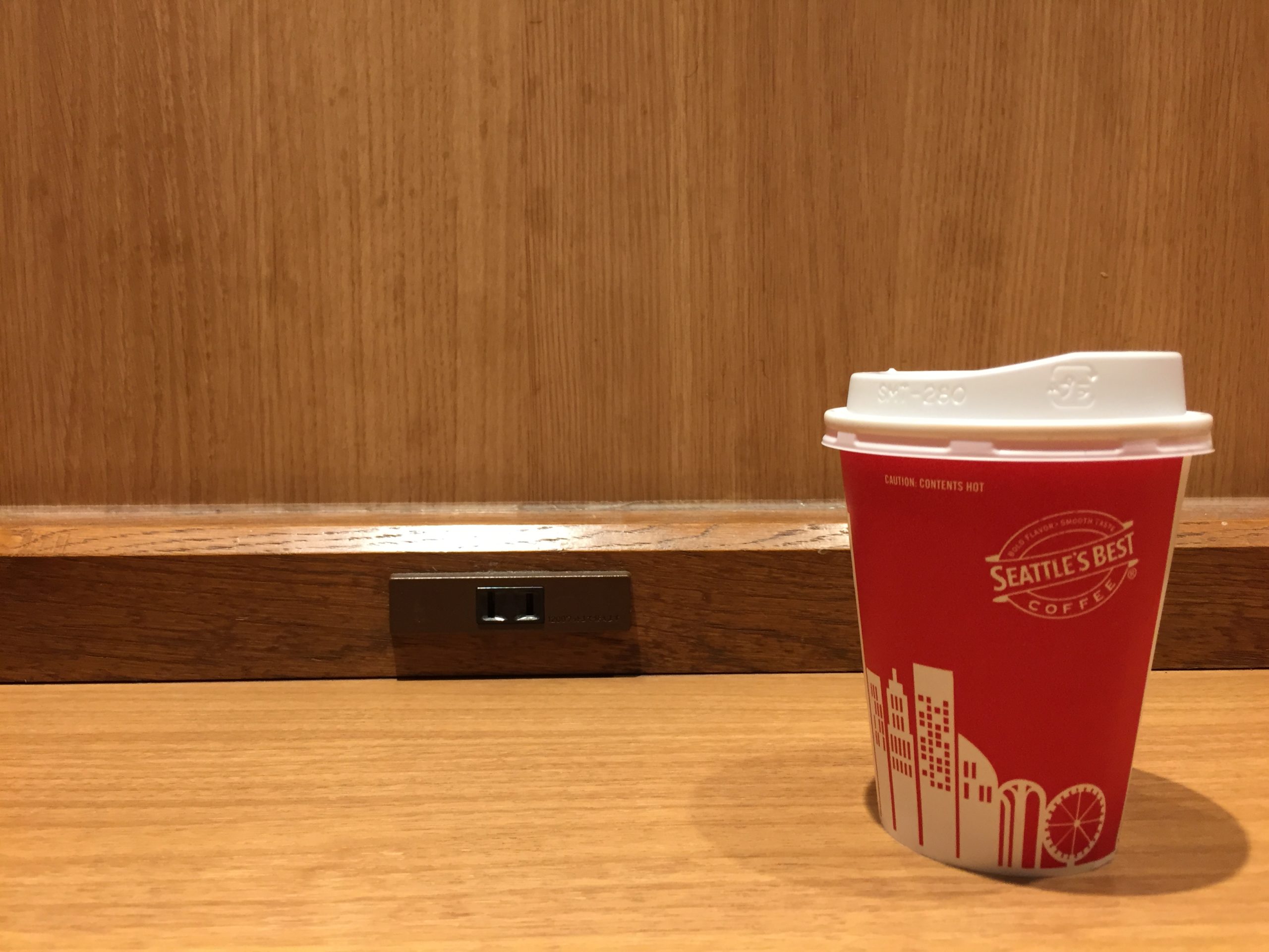 京都駅中央口 電源カフェ Seattle's Best Coffee APAヴィラホテル京都駅前店