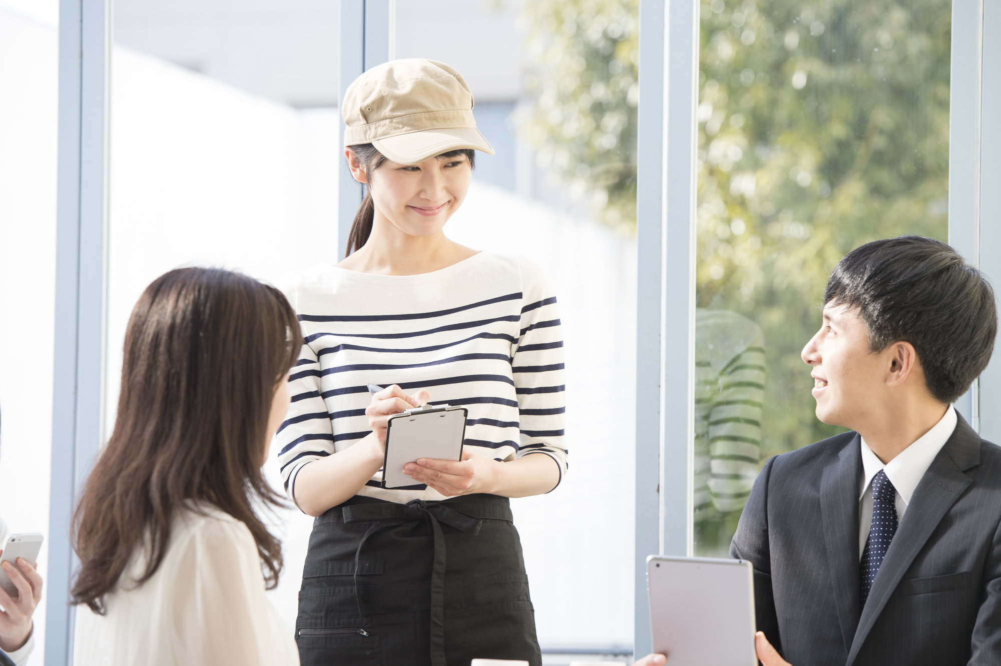 カフェで勉強するコツ 暇な時に長居してもらいたいと思われるお客になること