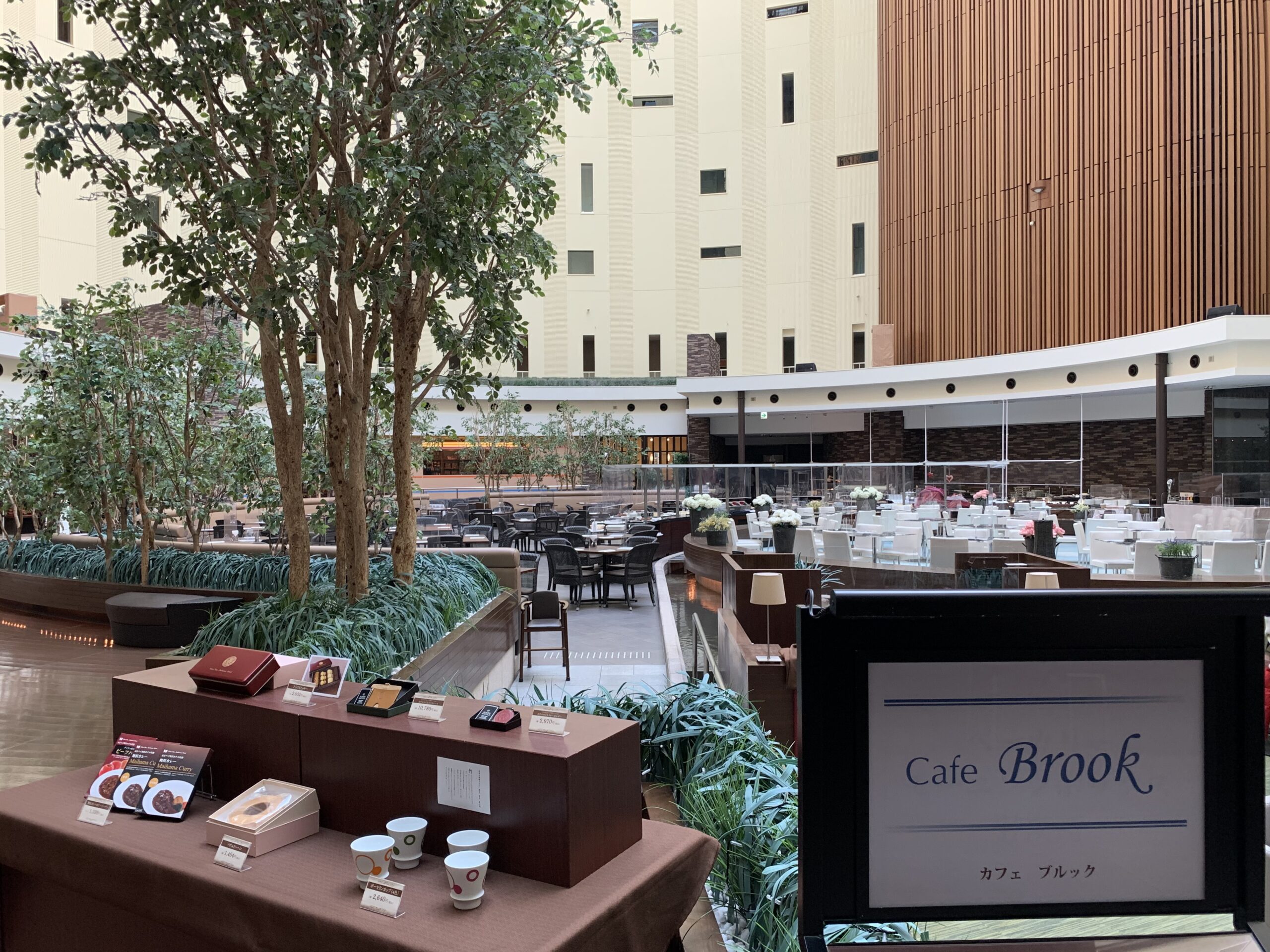 舞浜駅南口　Cafe Brook（カフェ ブルック）　東京ベイ舞浜ホテル　Wi-Fi
