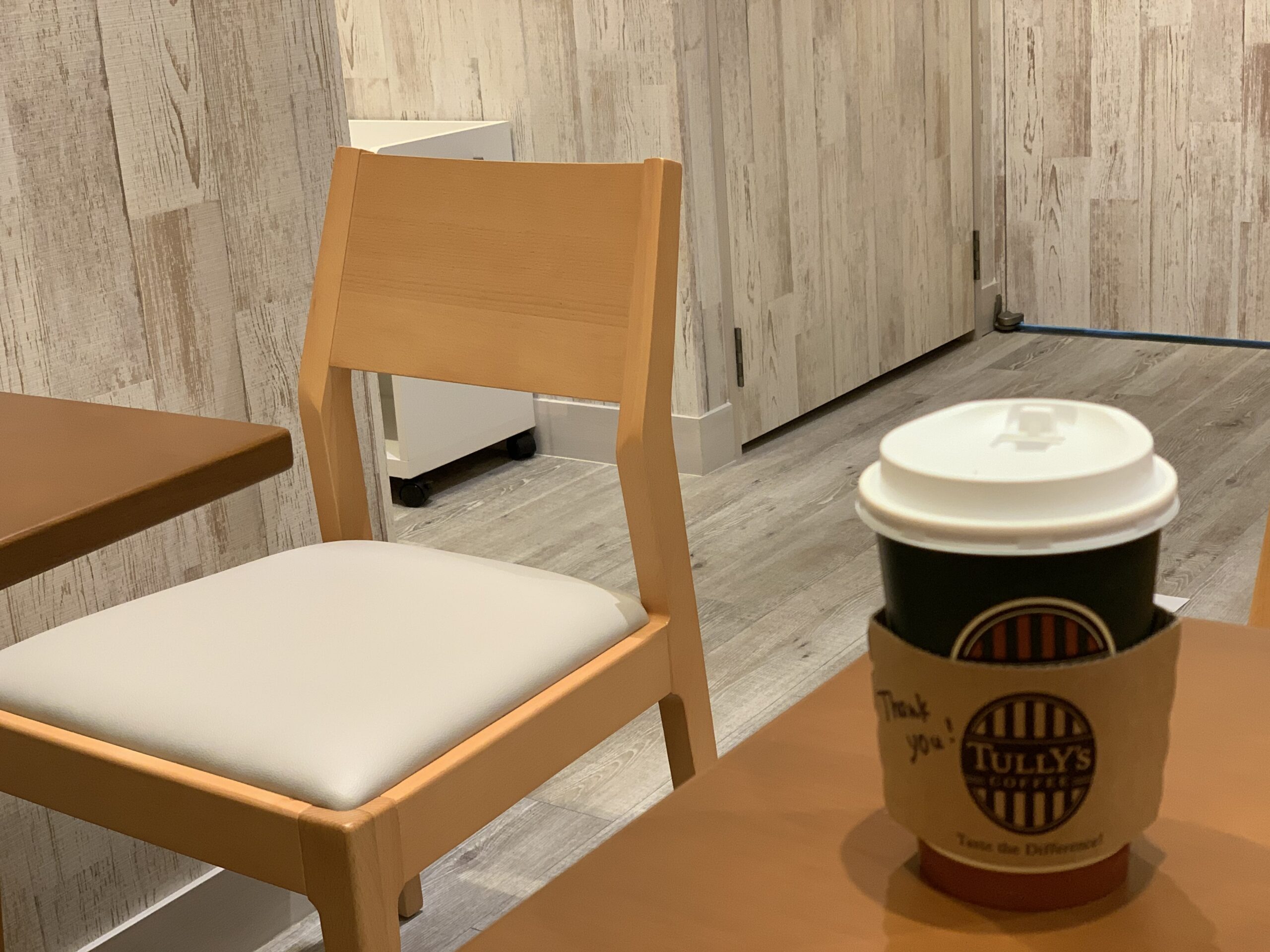 志村坂上駅A2 タリーズコーヒー イオンスタイル板橋前野町店 Wi-Fi