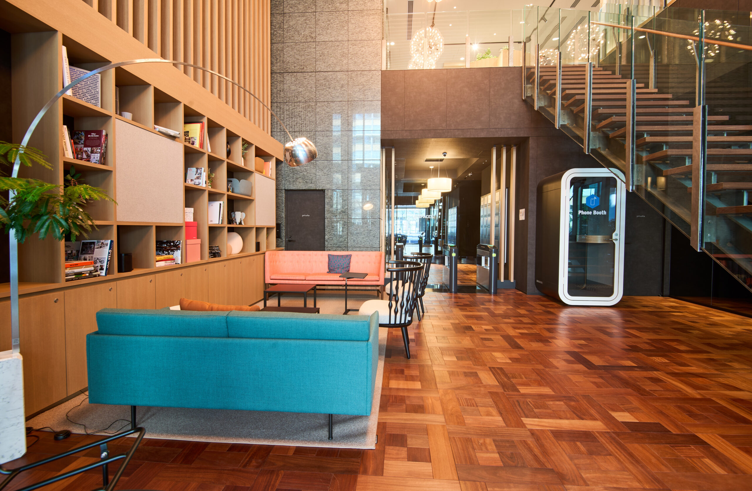 六本木駅8番出口 SPACES六本木 Wi-Fi