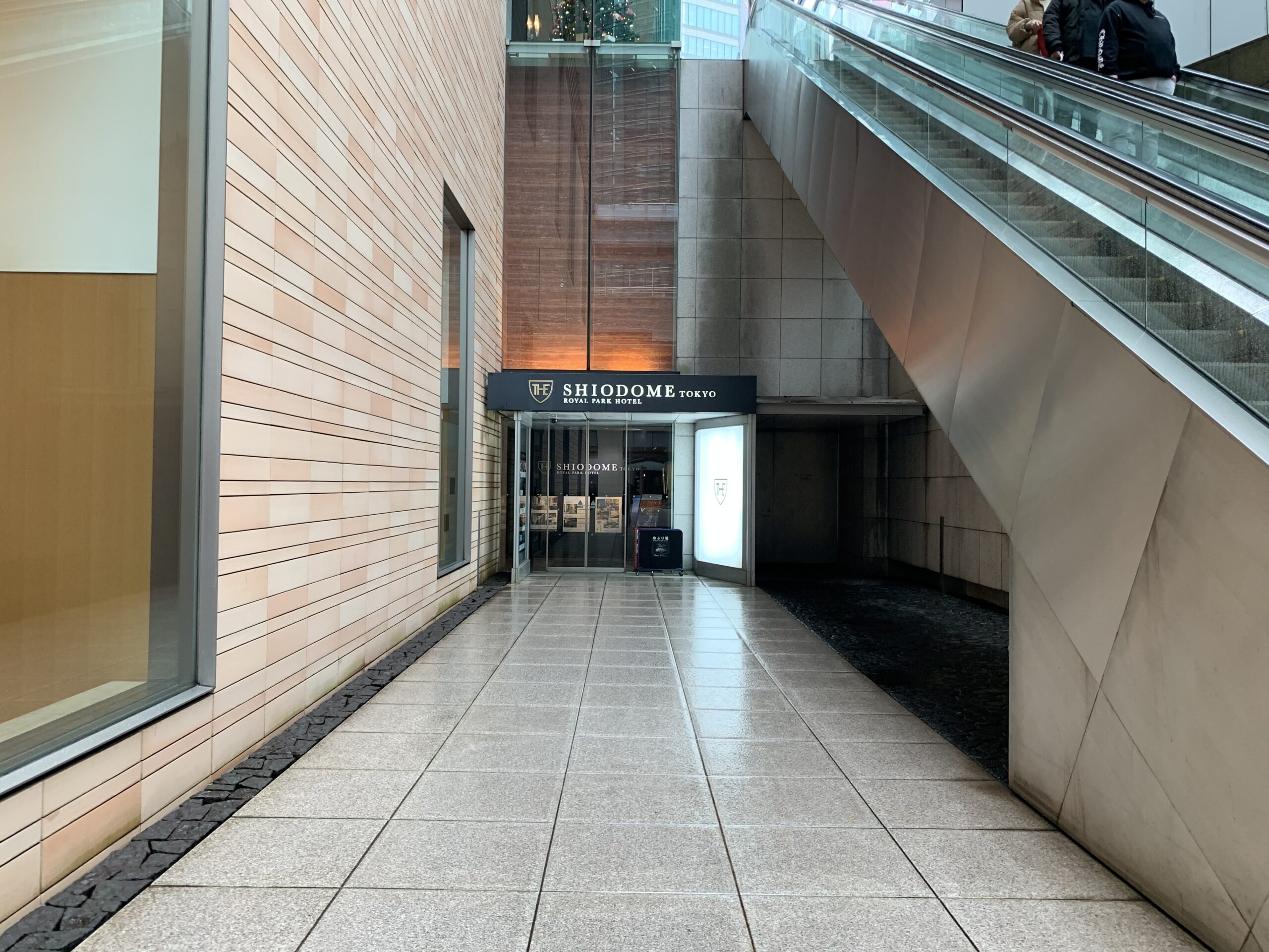 最寄駅からのアクセス　BIZcomfort ザ ロイヤルパークホテルアイコニック東京汐留