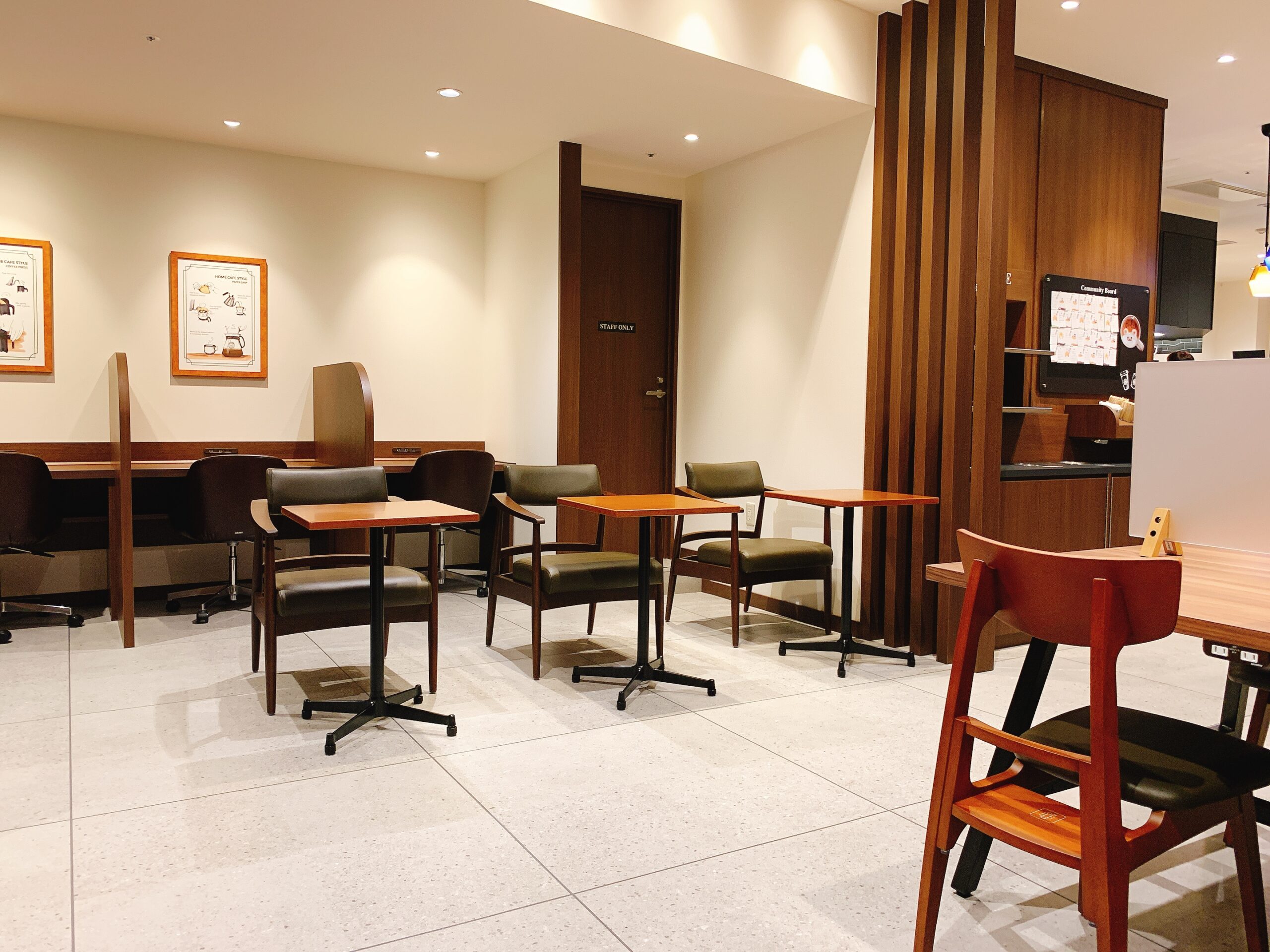 九段下駅4番　タリーズコーヒー 九段会館テラス店　Wi-Fi